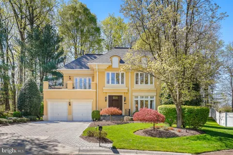 7030 Winterberry Lane, Bethesda, MD MLS: MDMC2175320