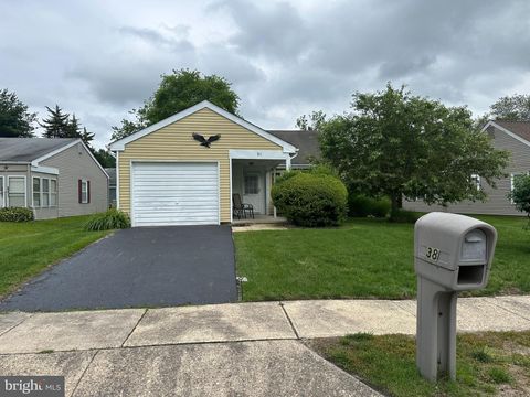 38 NARBERTH PLACE SOUTHAMPTON NJ 08088