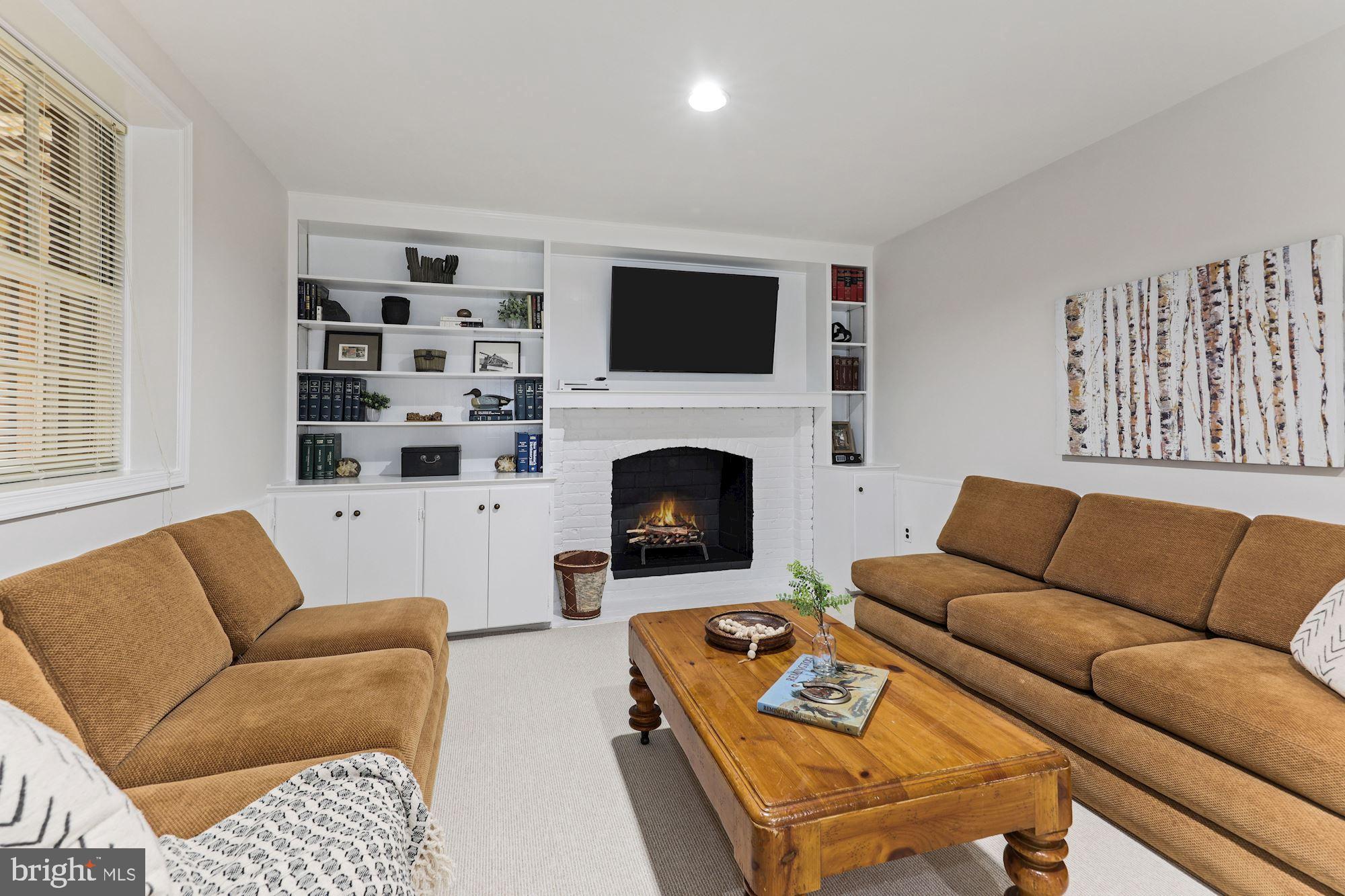 RIVER FALLS - Residential