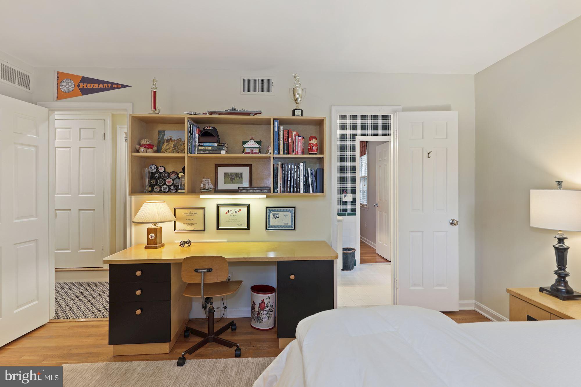 RIVER FALLS - Residential