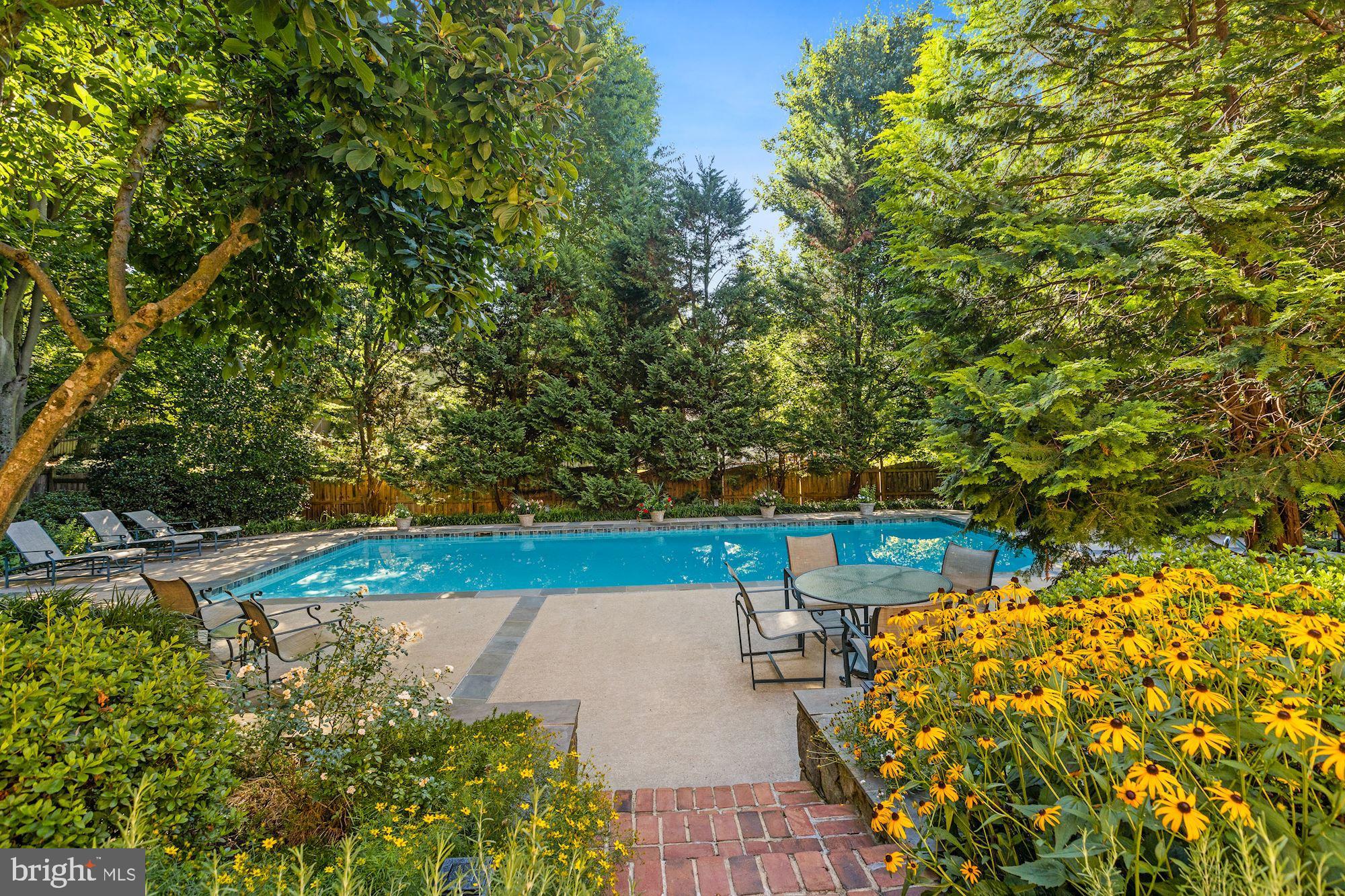 RIVER FALLS - Residential