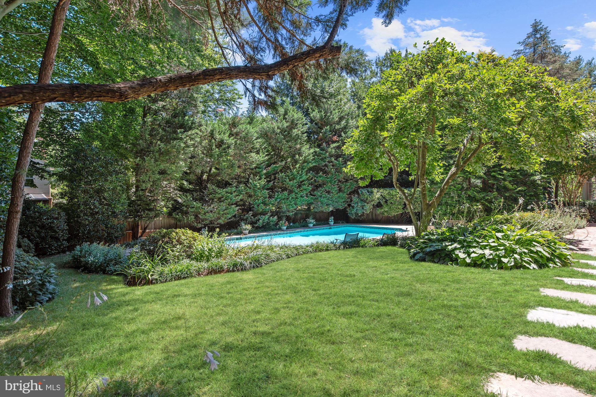 RIVER FALLS - Residential