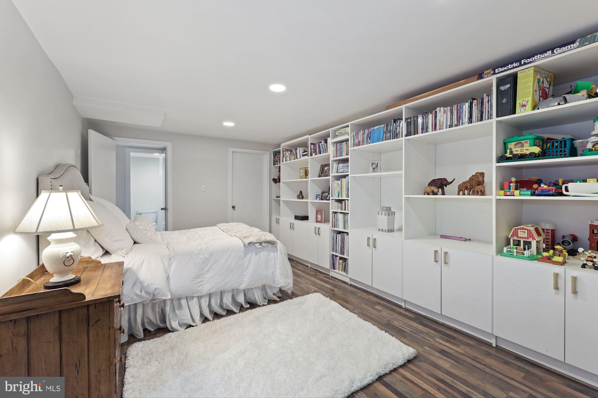 RIVER FALLS - Residential