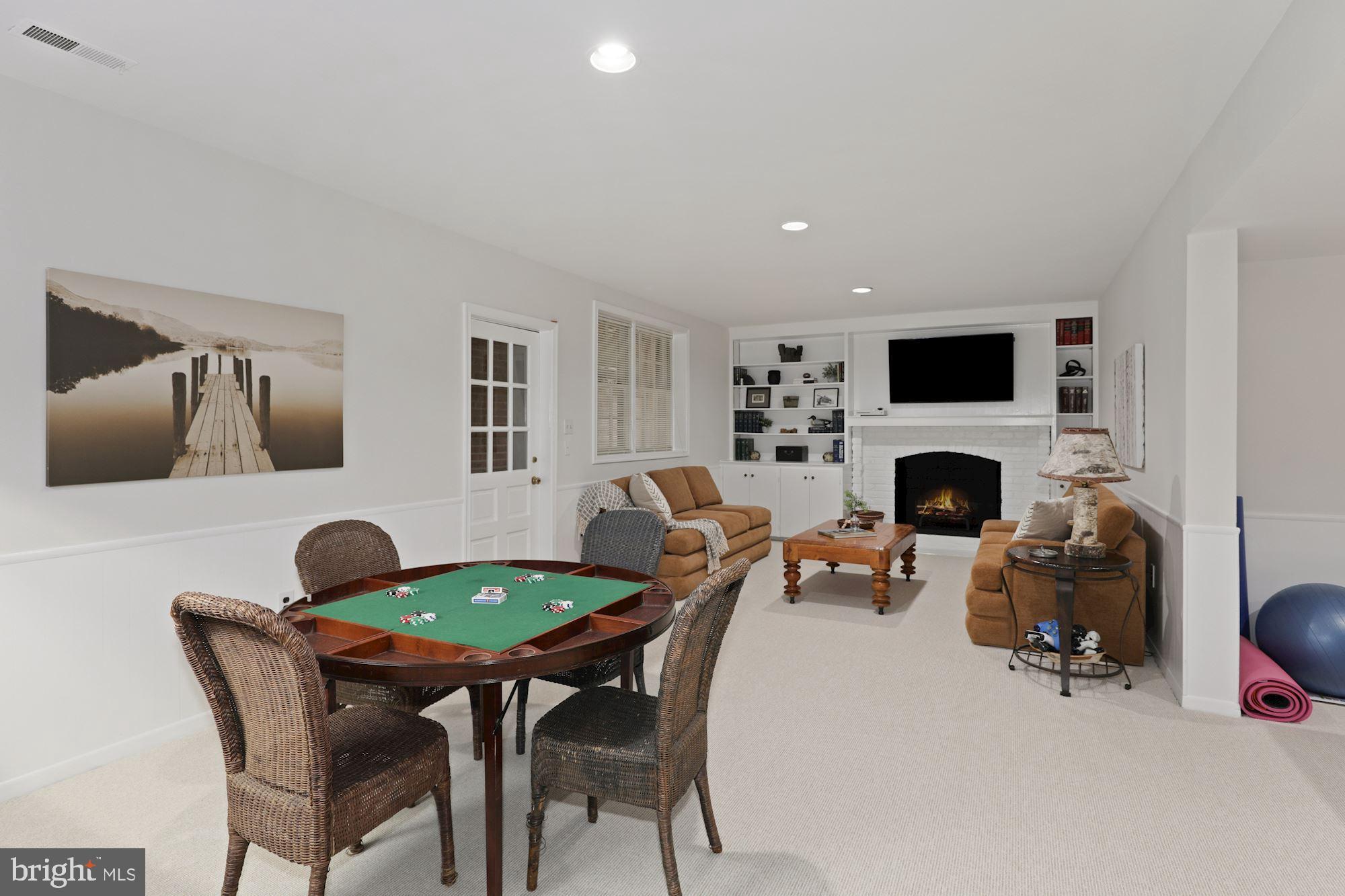 RIVER FALLS - Residential