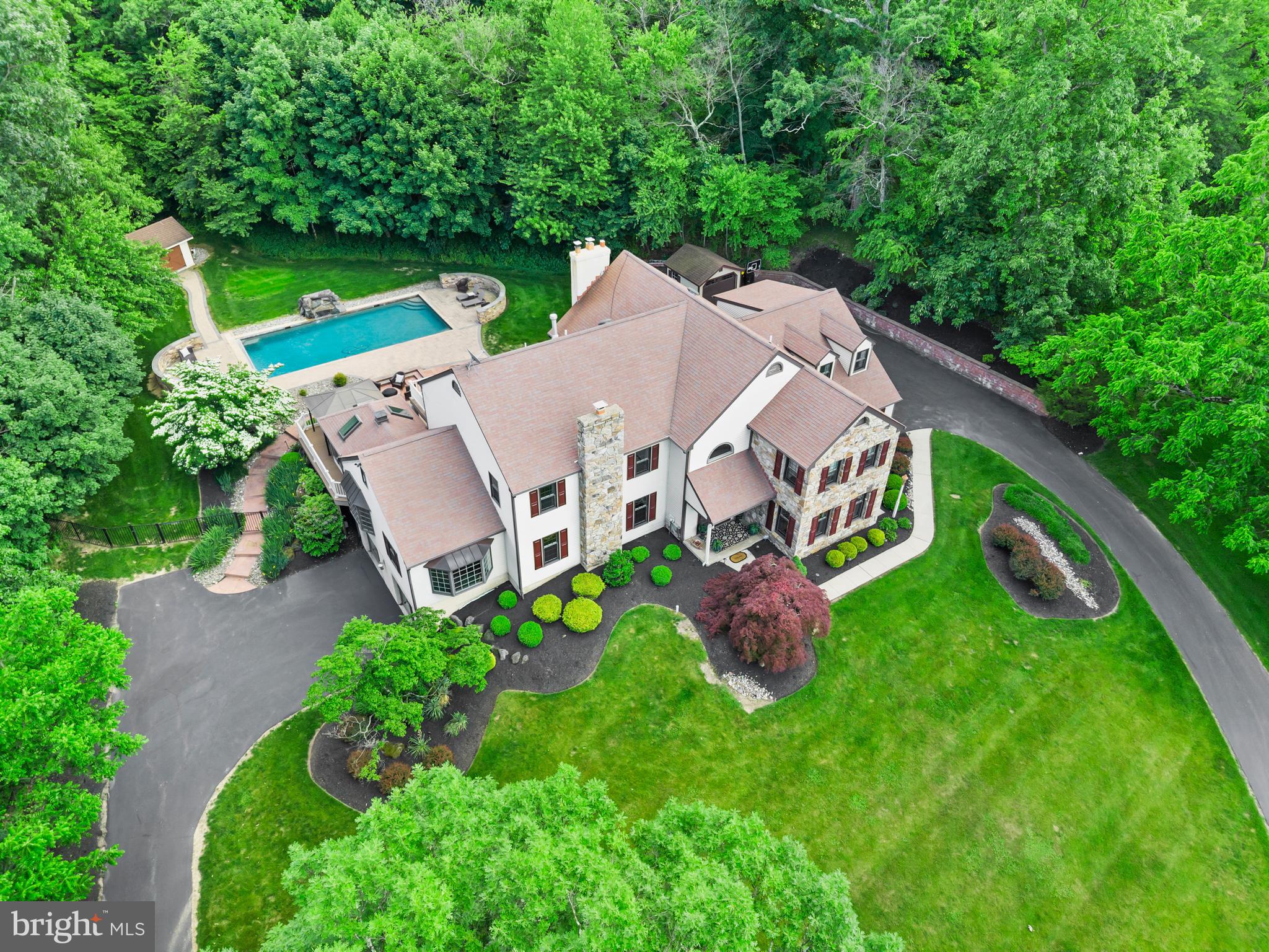 500 DEERFIELD LANE