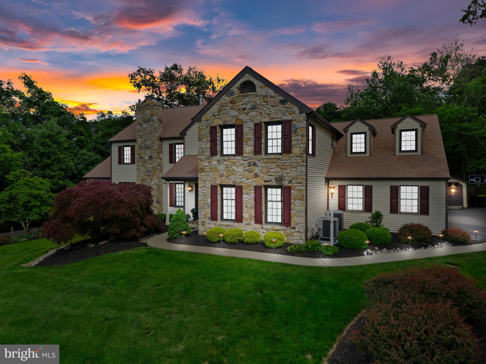 500 DEERFIELD LANE