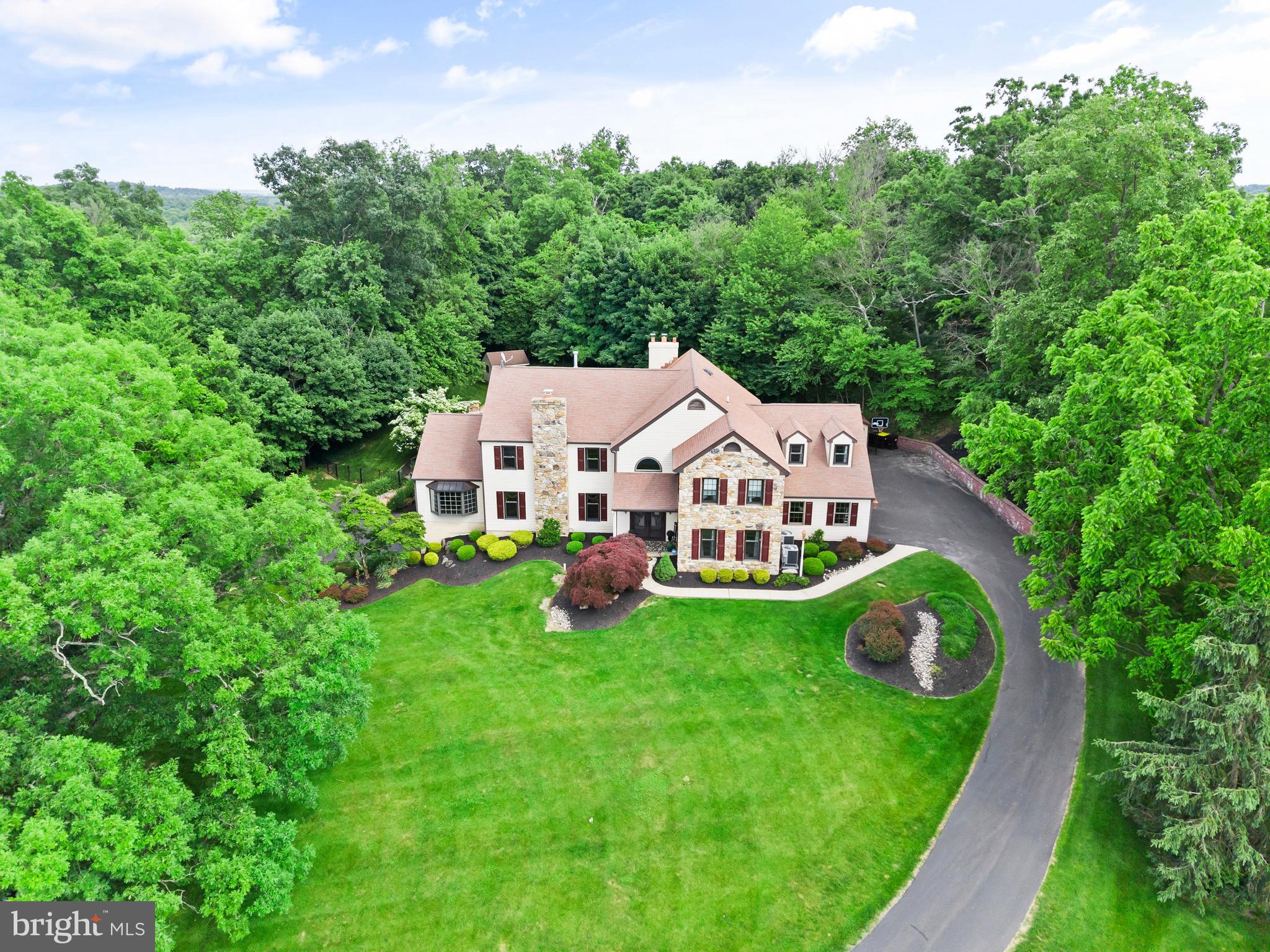 500 DEERFIELD LANE