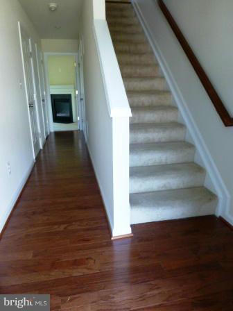 RIVER OAKS-LENNAR CONDOM - Residential