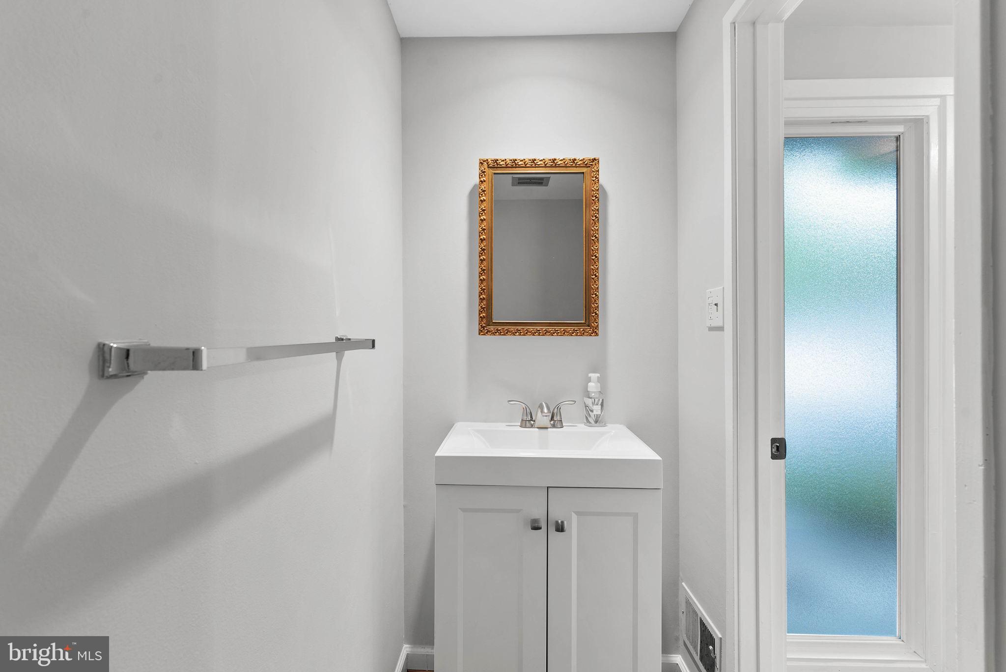 STEDWICK TOWNHOUSES - Residential Lease