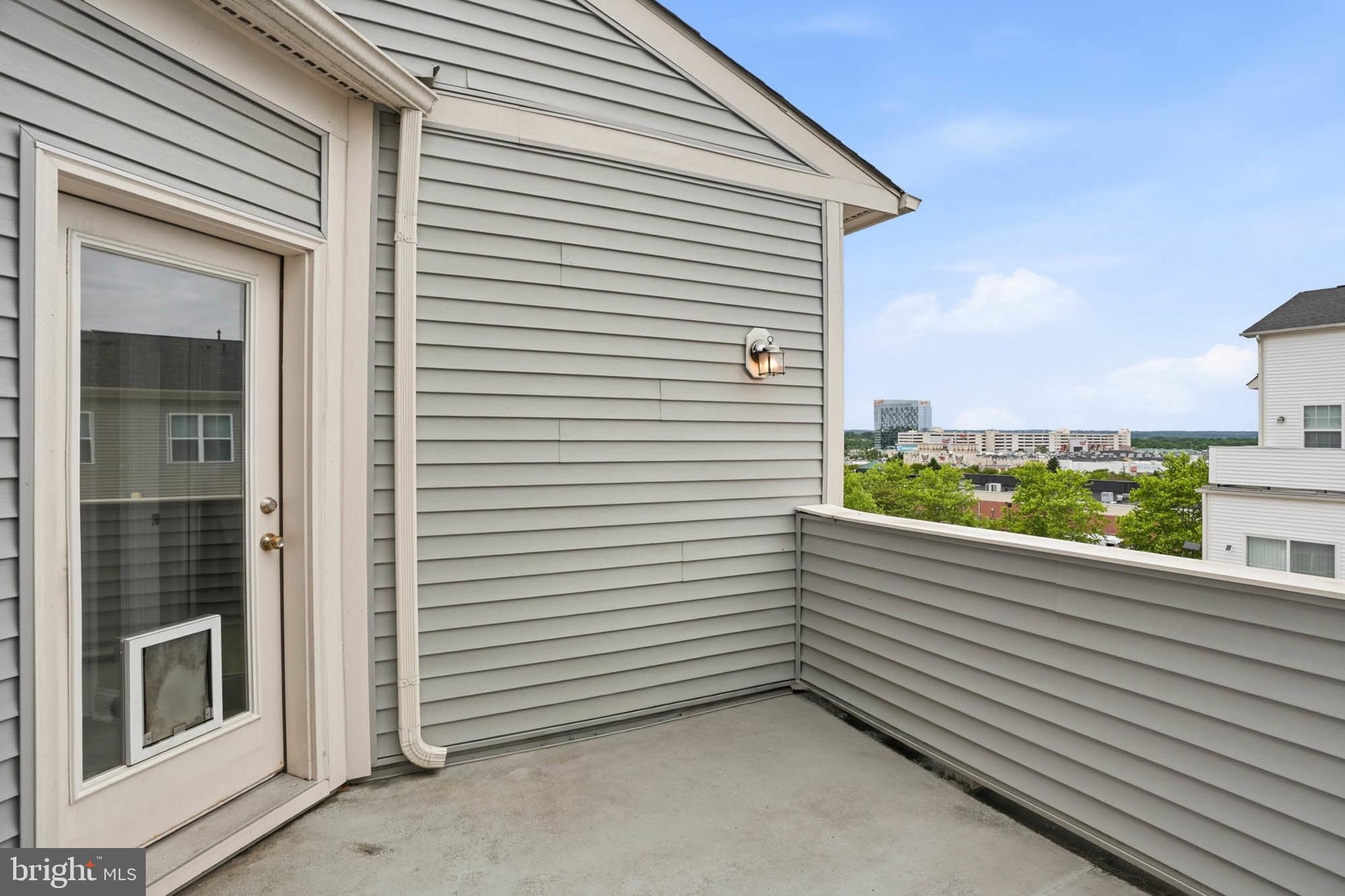 1717 FIELDSTONE COURT 8