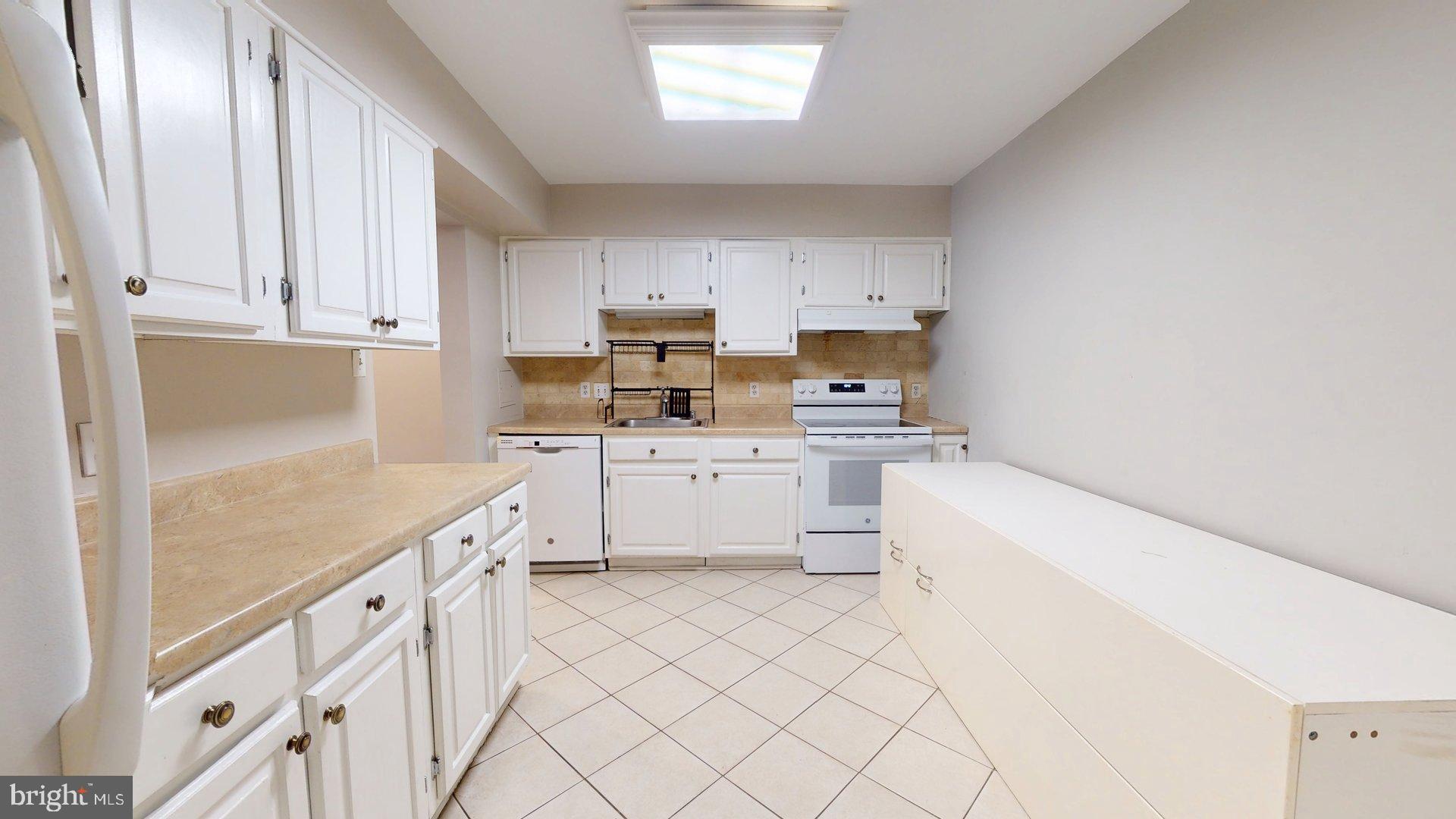 WESTHAMPTON MEWS - Residential Lease