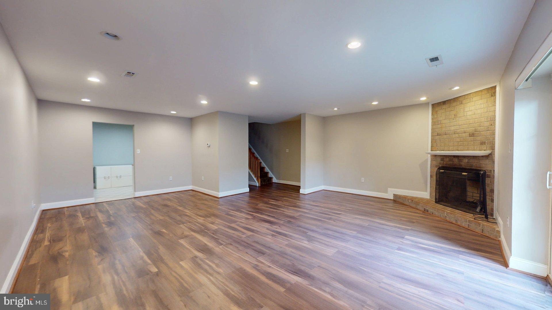 WESTHAMPTON MEWS - Residential Lease