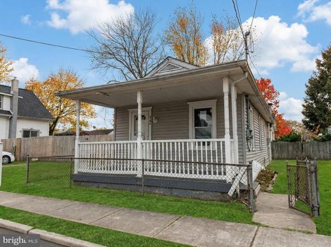 Homes For Sale - 704 Wesley Avenue<br/> Gloucester County, NATIONAL PARK, NJ 08063