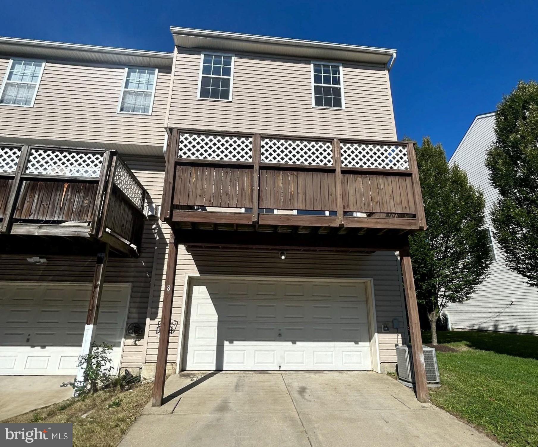 877 MIDDLE RIVER ROAD