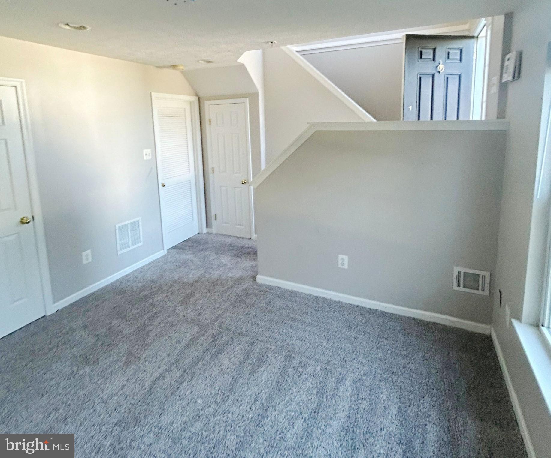 877 MIDDLE RIVER ROAD