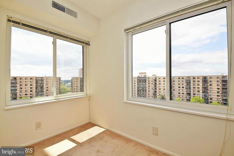 ROTONDA - Residential Lease