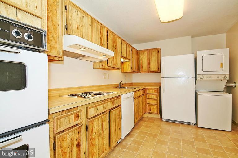 ROTONDA - Residential Lease