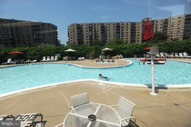 ROTONDA - Residential Lease