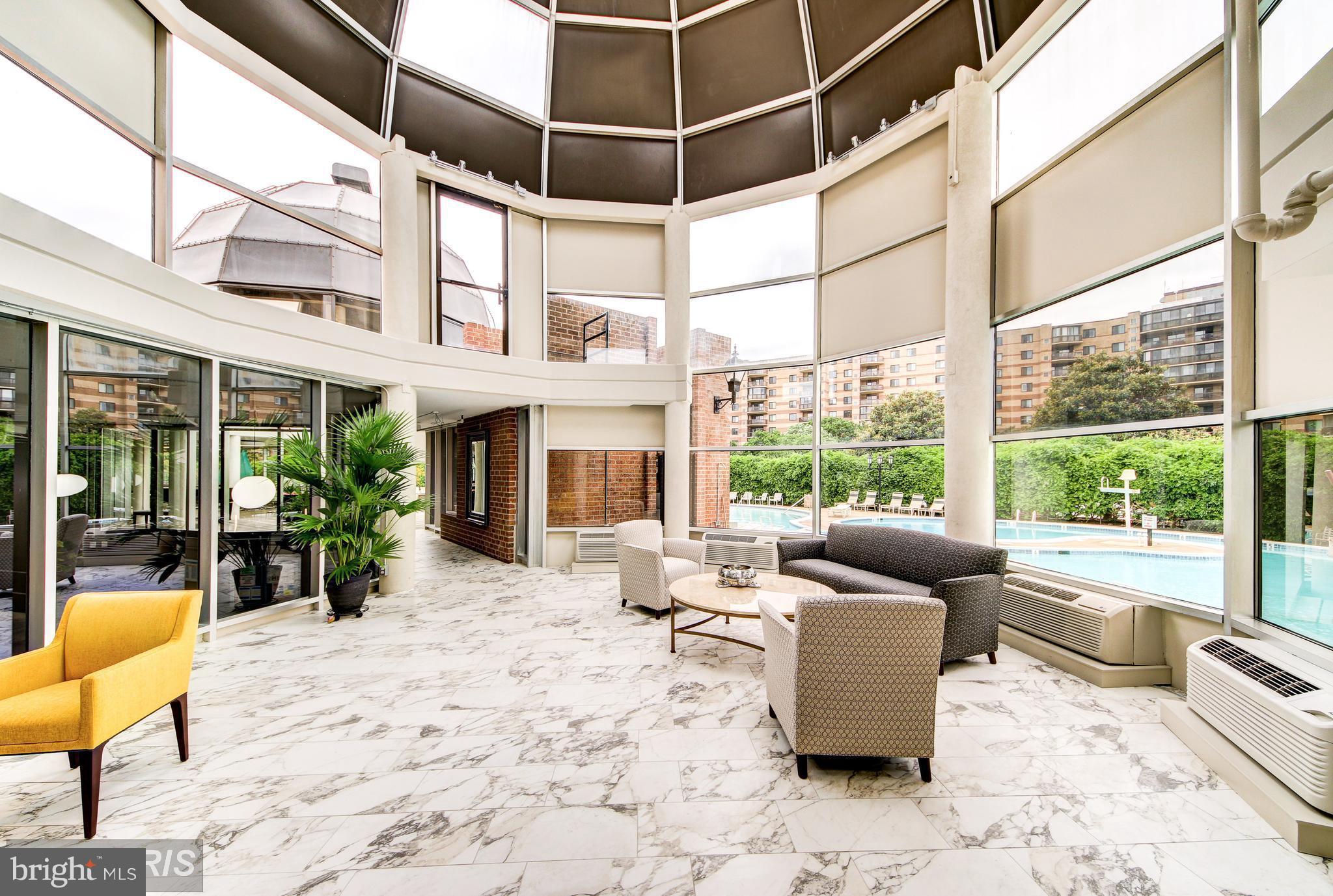 ROTONDA - Residential Lease