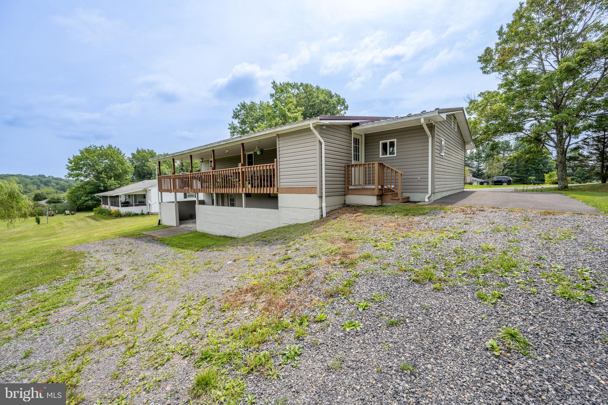 MOUNTAIN LAKE PARK - Residential