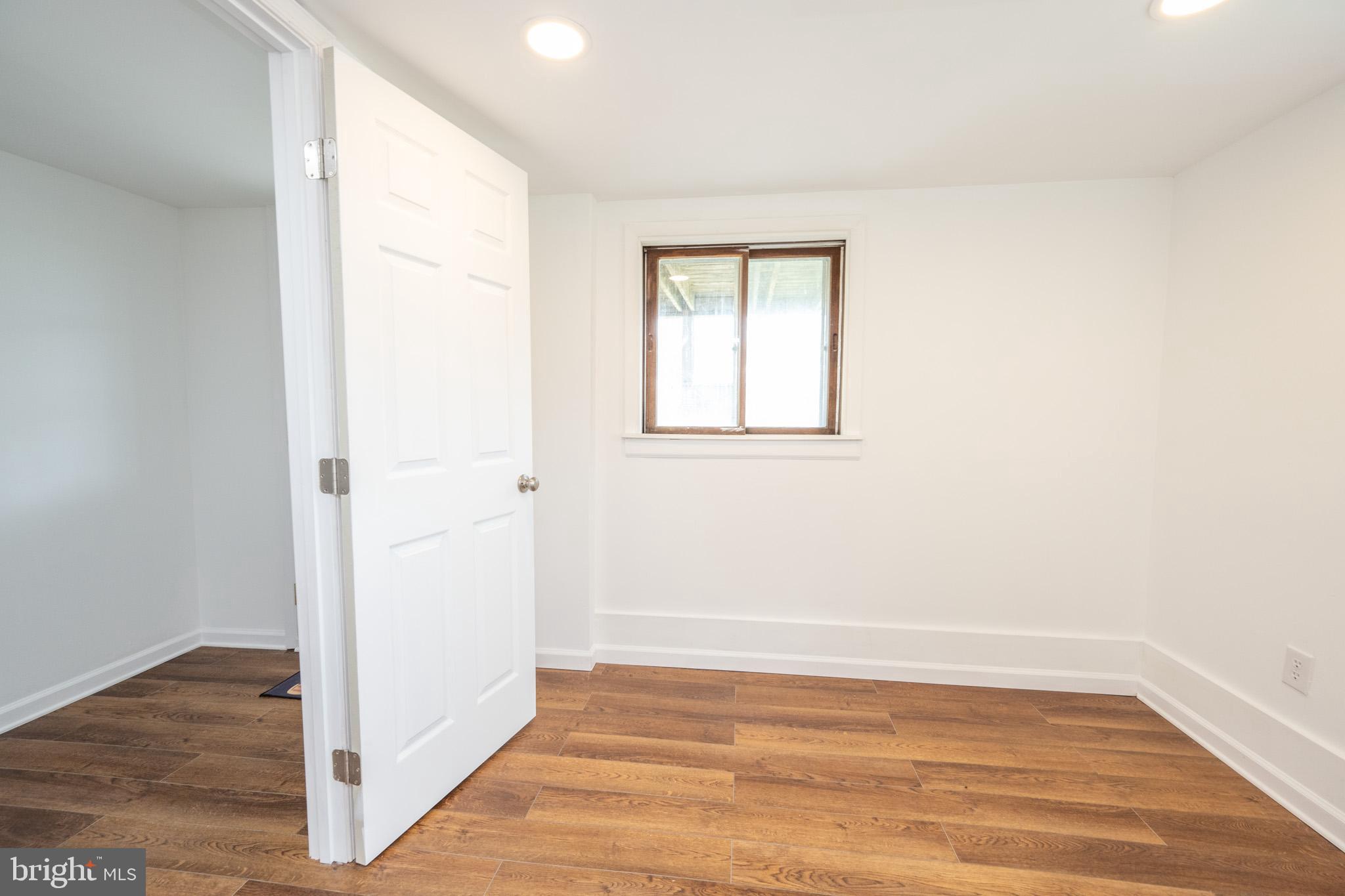 MOUNTAIN LAKE PARK - Residential