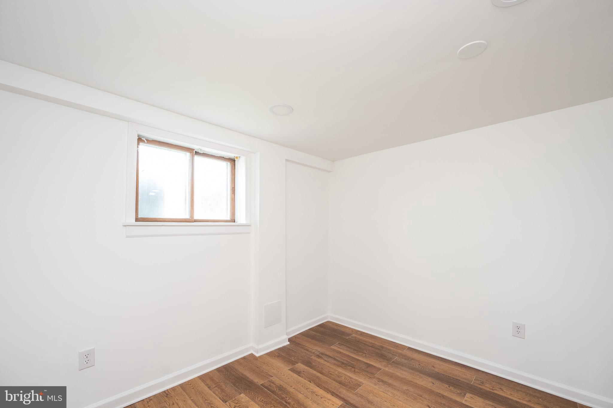 MOUNTAIN LAKE PARK - Residential