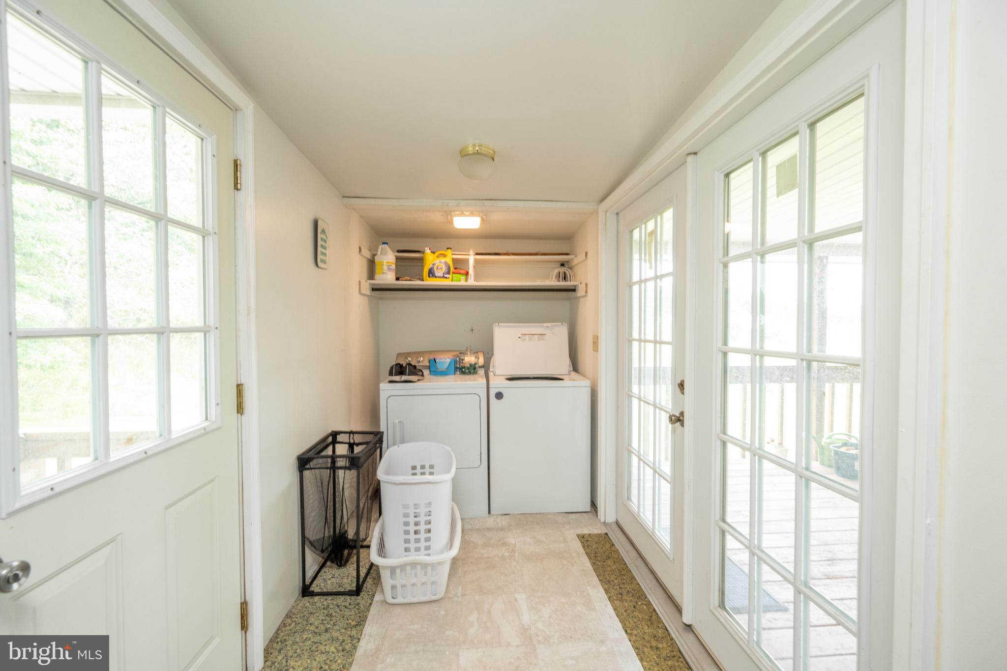 MOUNTAIN LAKE PARK - Residential