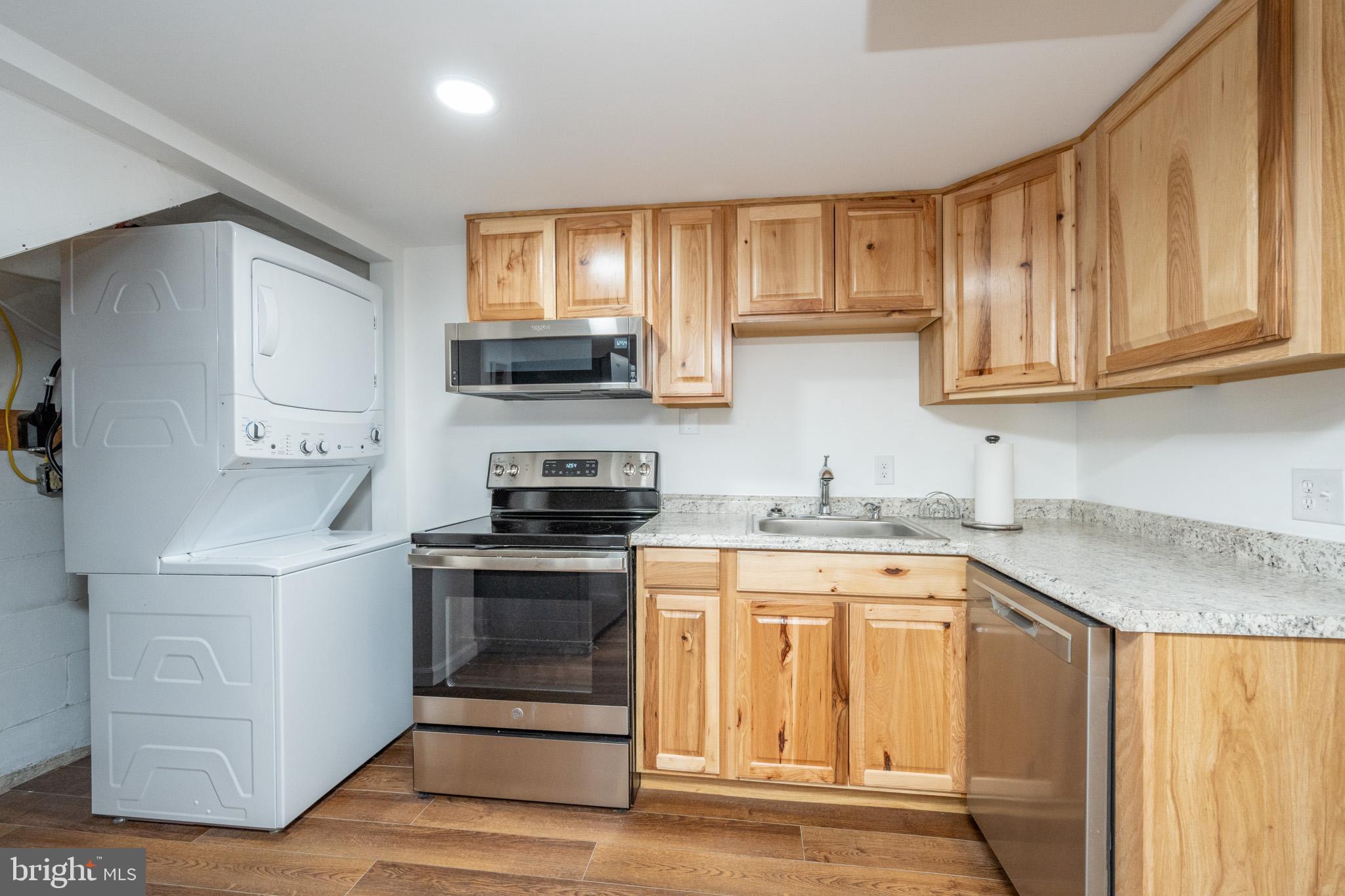 MOUNTAIN LAKE PARK - Residential