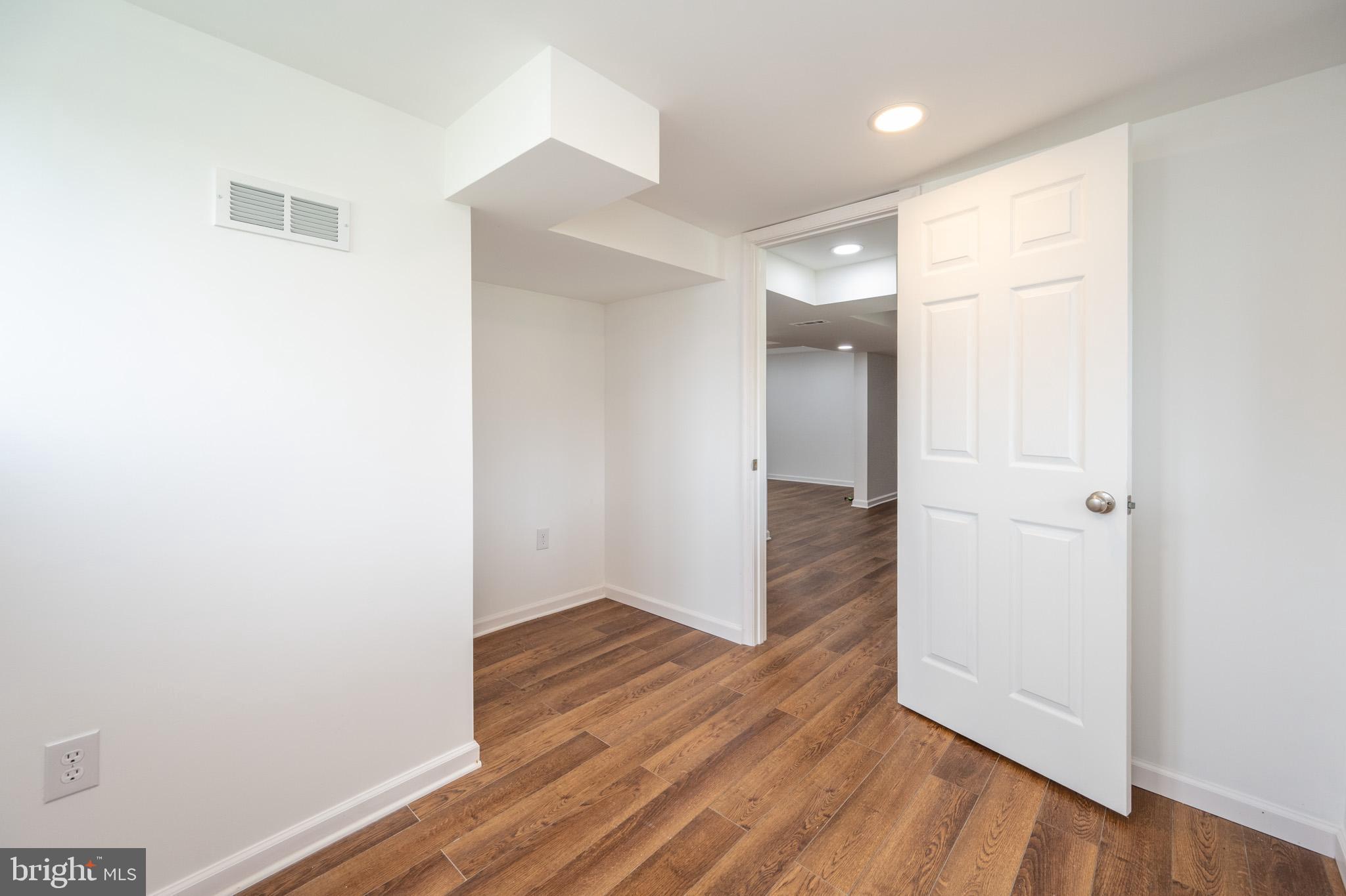 MOUNTAIN LAKE PARK - Residential