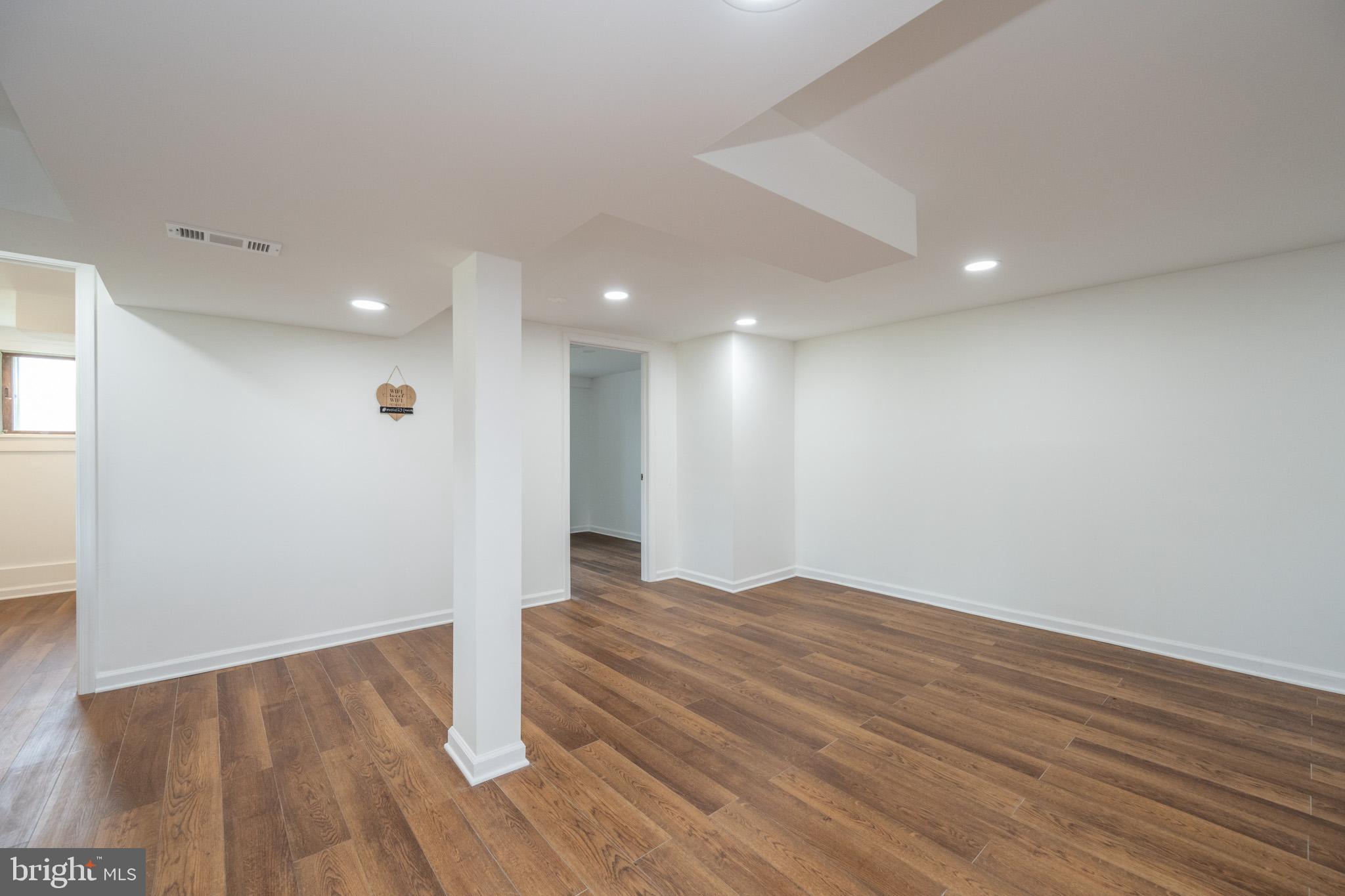 MOUNTAIN LAKE PARK - Residential