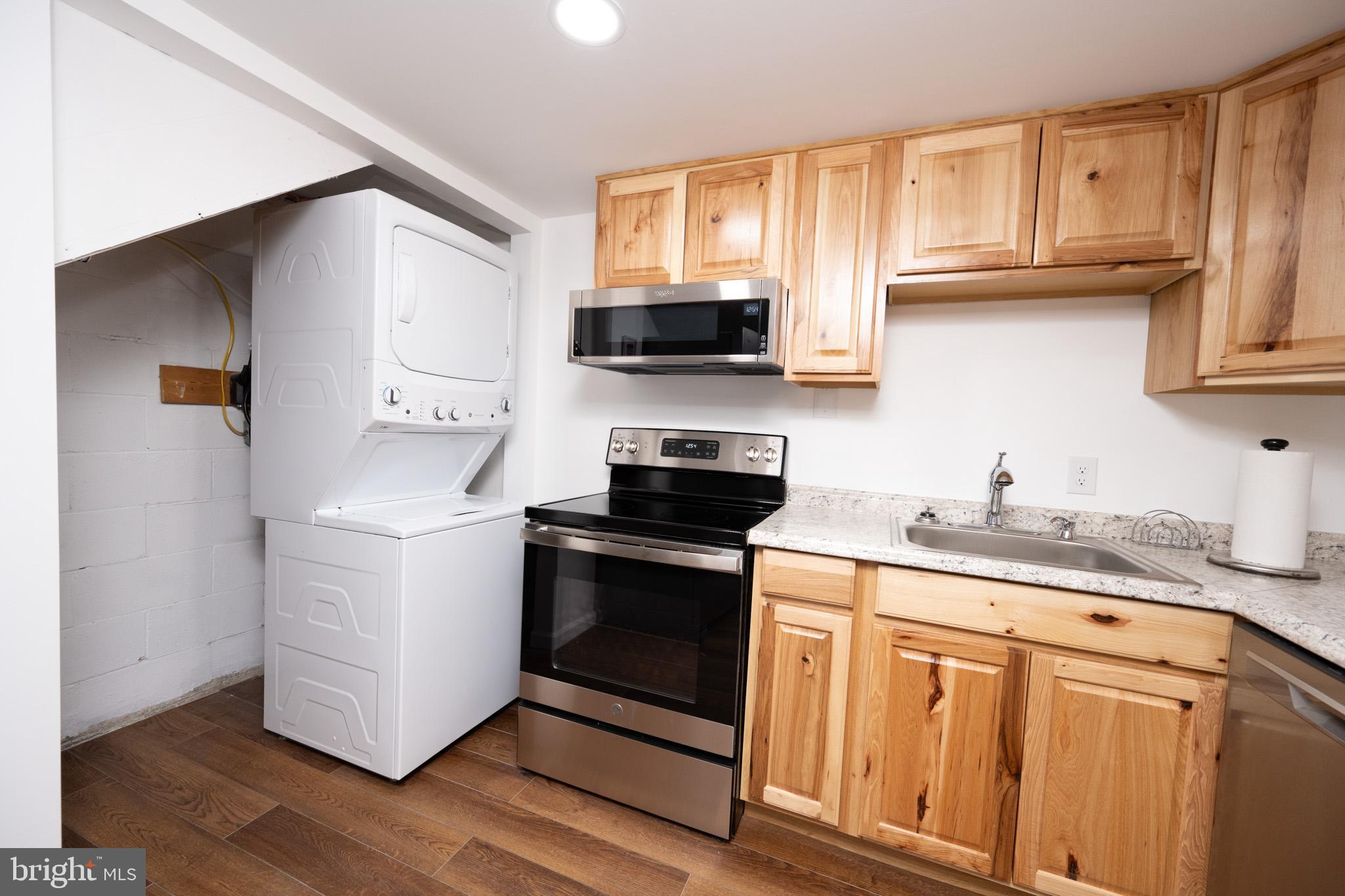 MOUNTAIN LAKE PARK - Residential