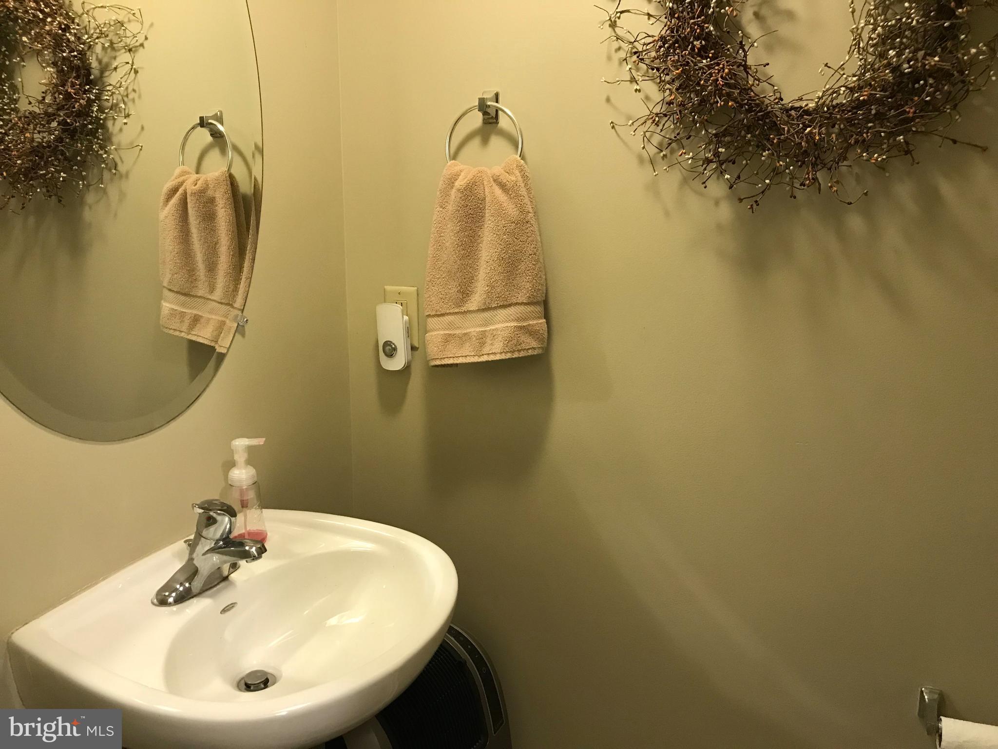 THE TOWNES AT OAKHURST - Residential