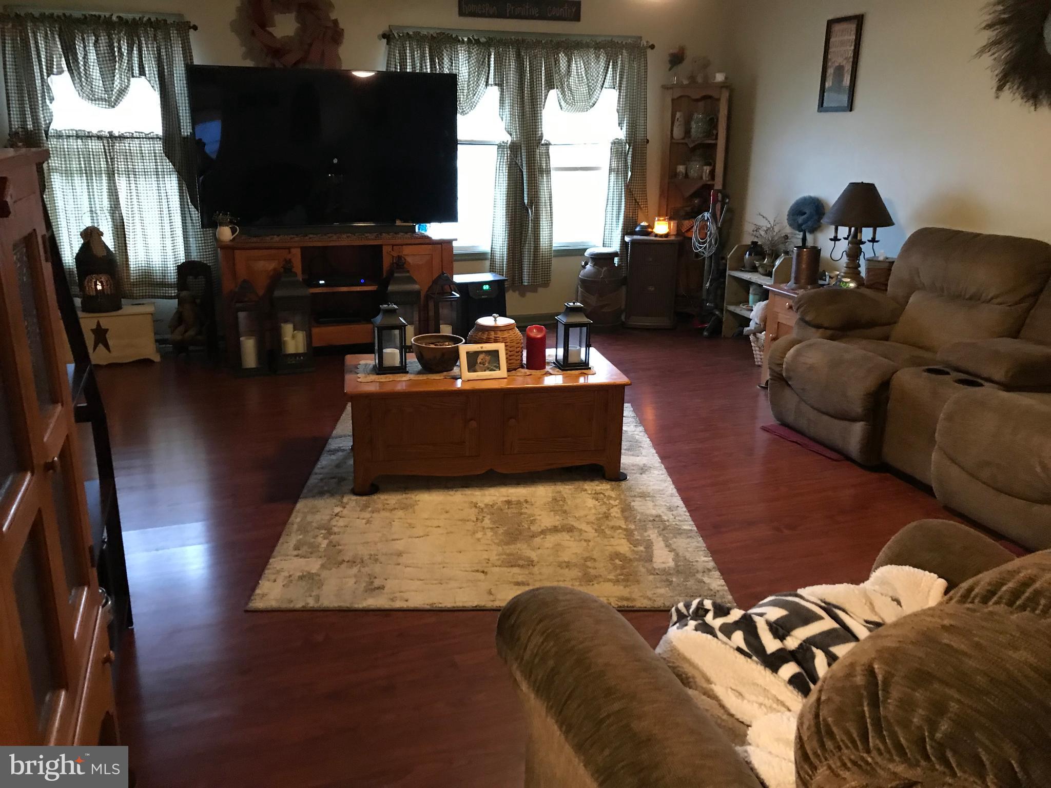 THE TOWNES AT OAKHURST - Residential