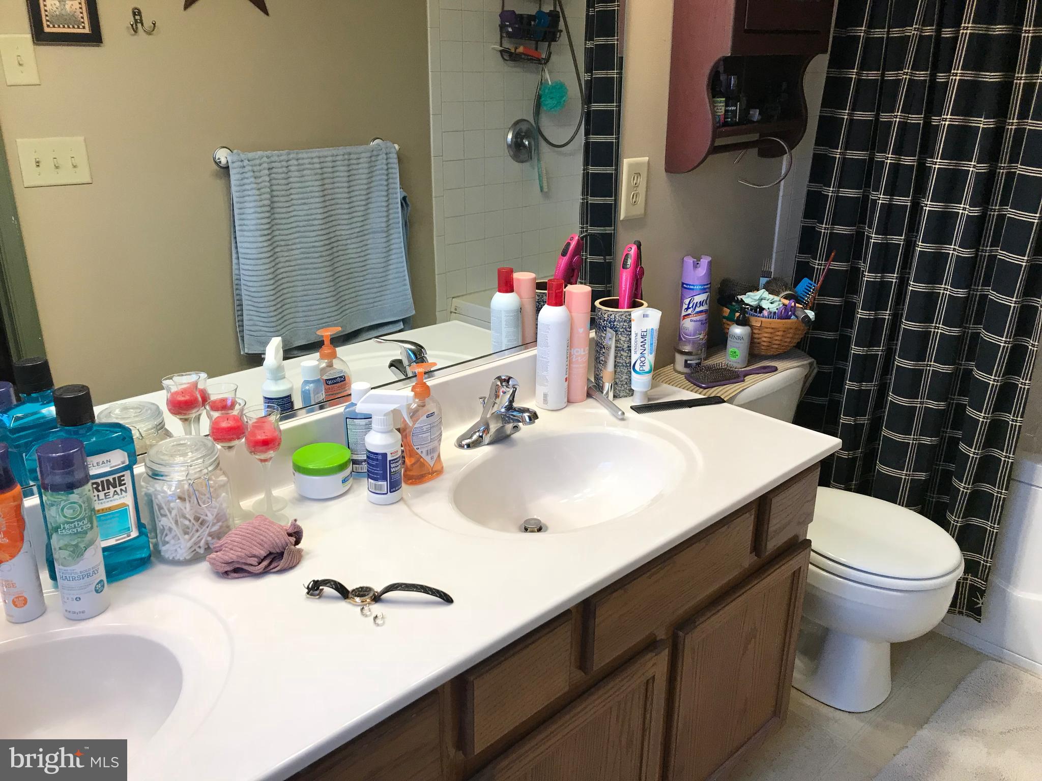 THE TOWNES AT OAKHURST - Residential