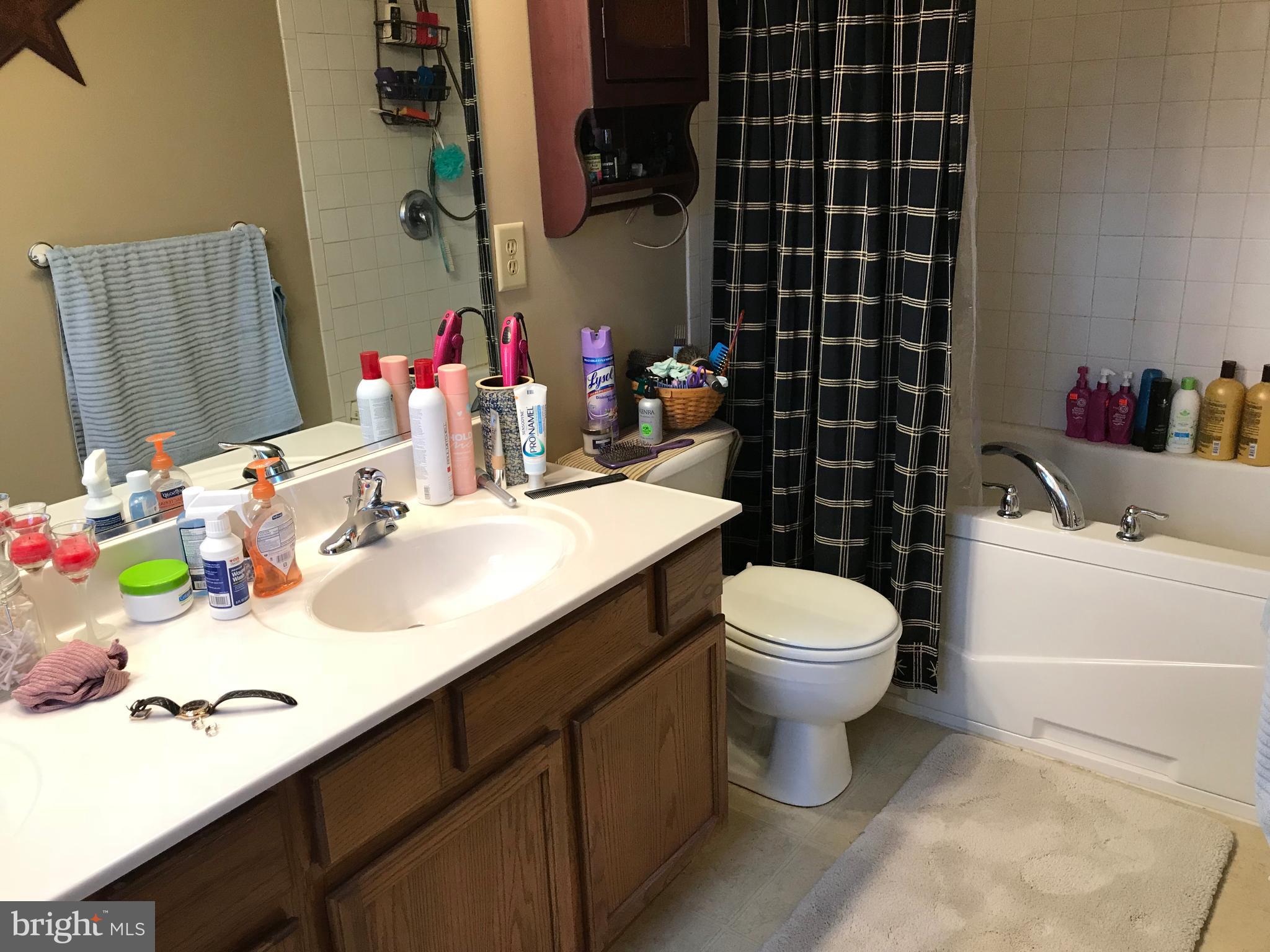 THE TOWNES AT OAKHURST - Residential