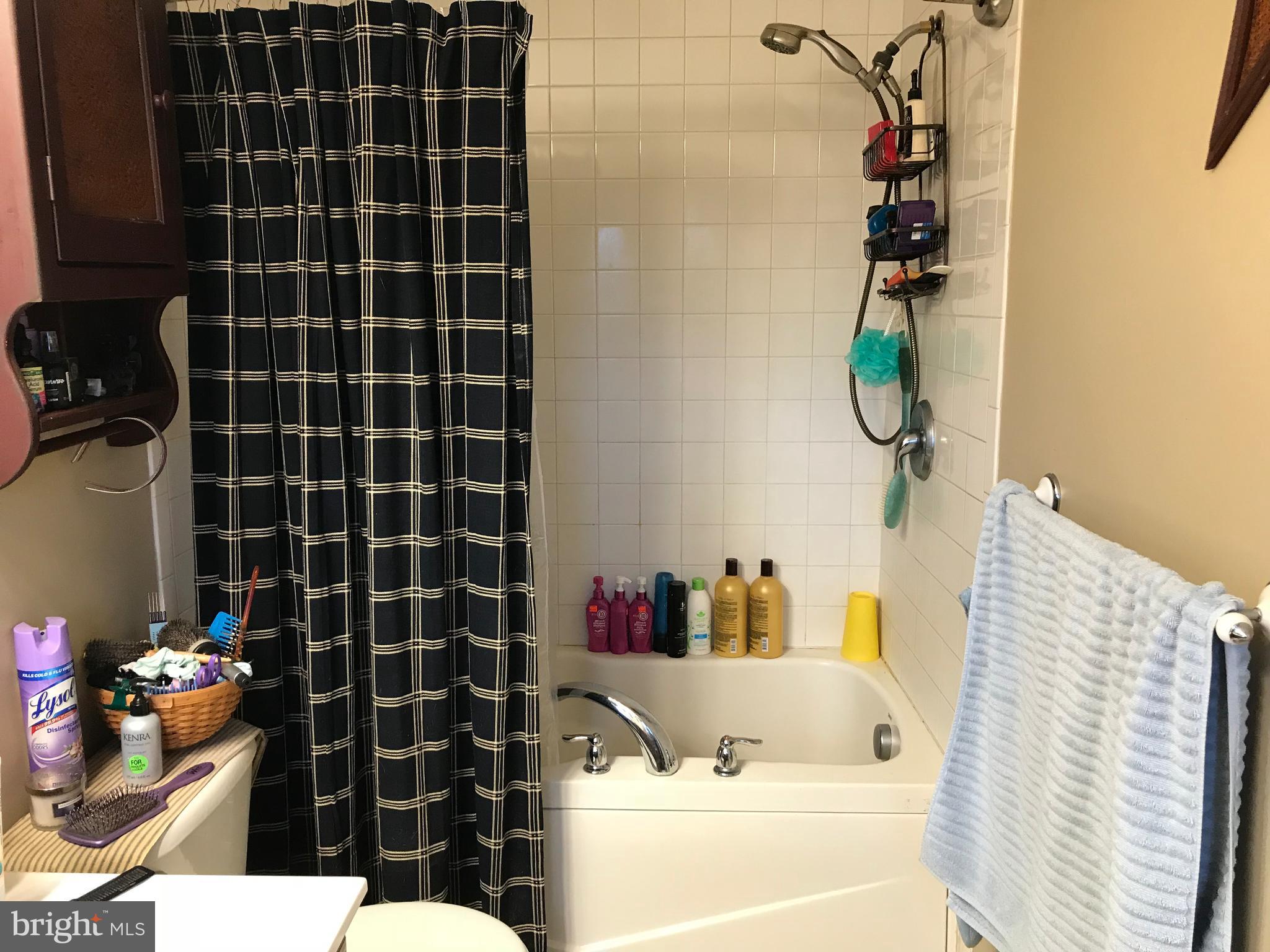 THE TOWNES AT OAKHURST - Residential