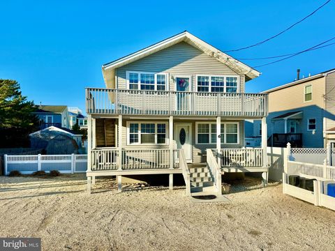 Condo For Sale - 6 E 35th Street #b St<br/> LONG BEACH TOWNSHIP, NJ 08008