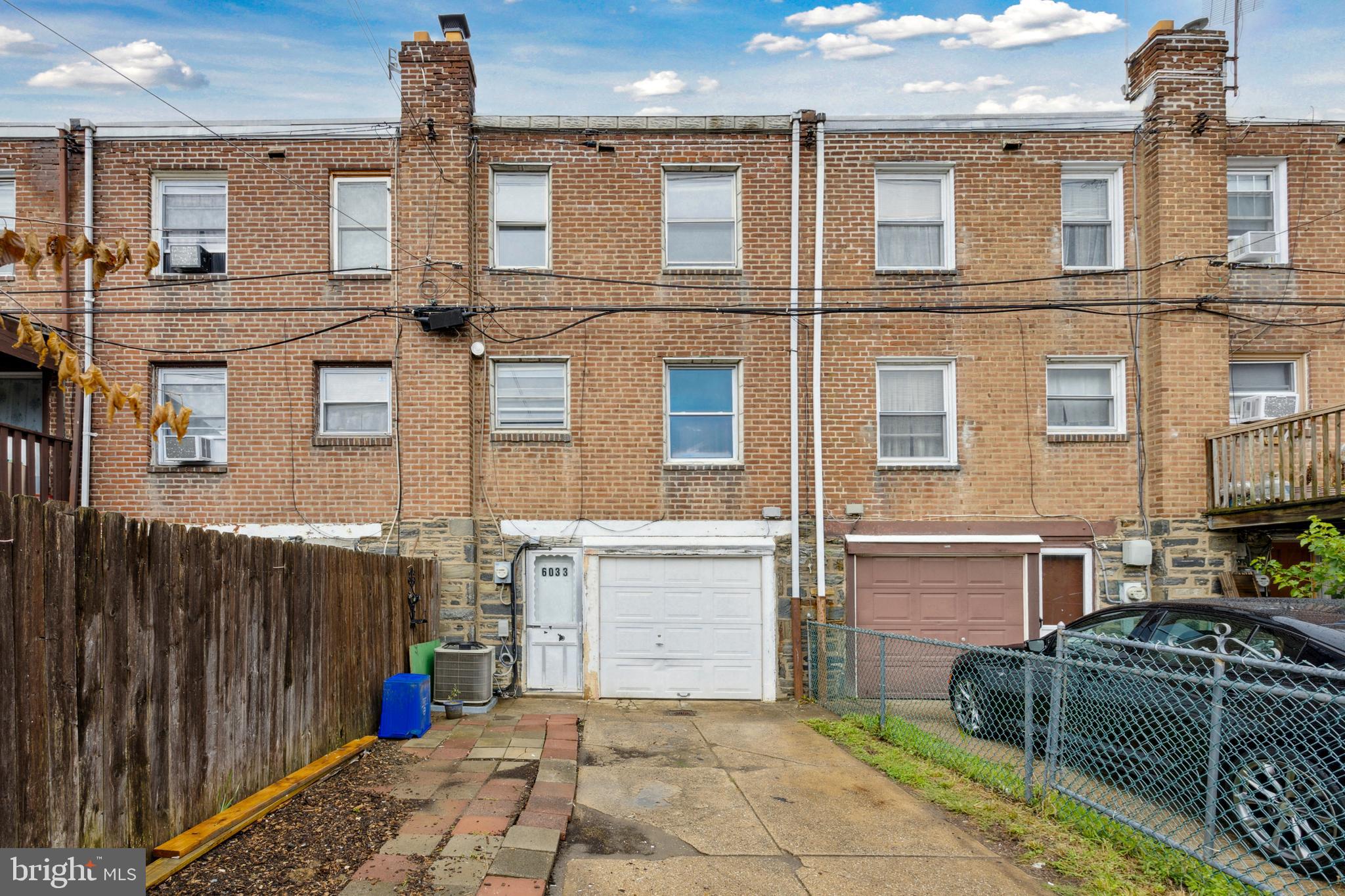 OXFORD CIRCLE - Residential