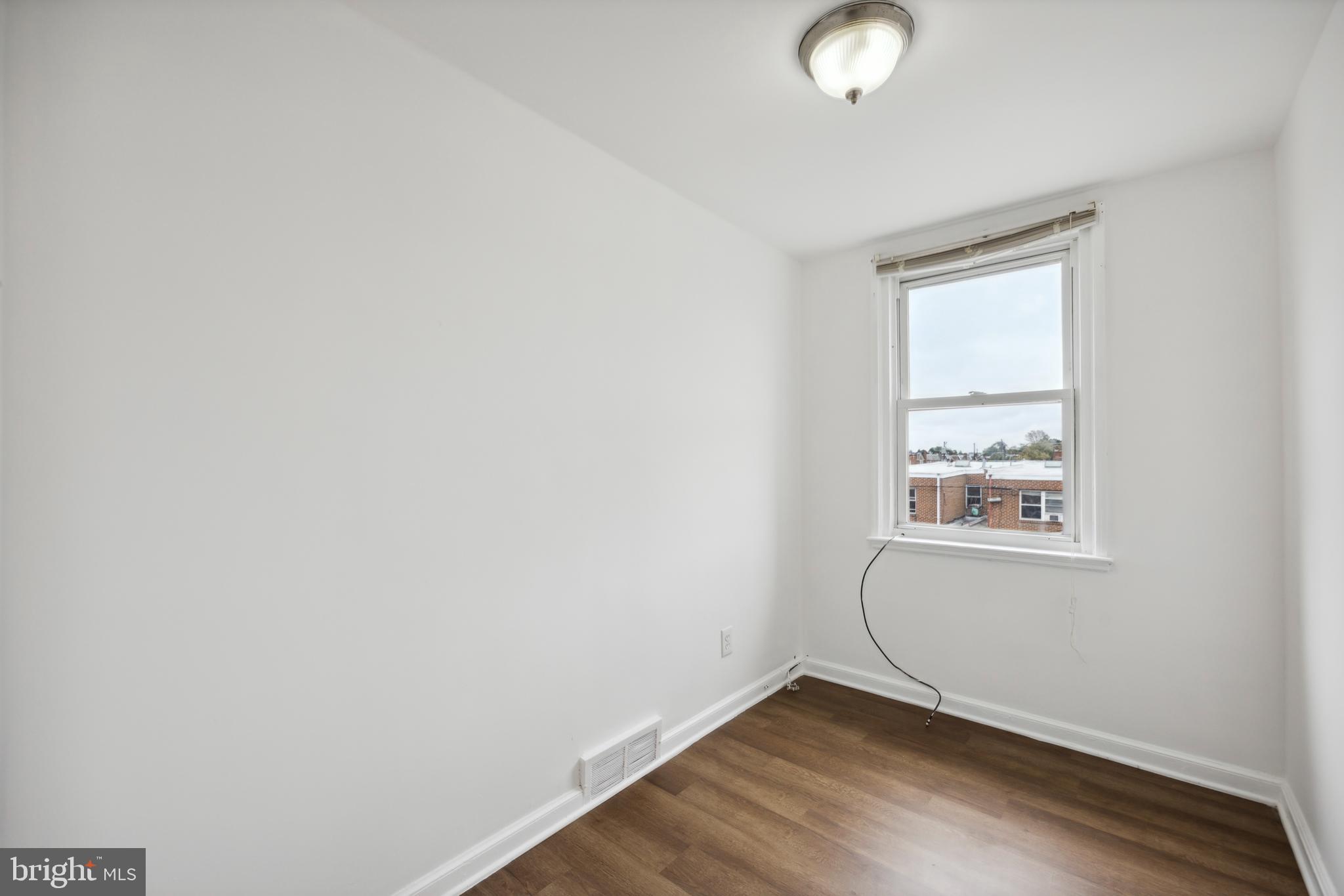 OXFORD CIRCLE - Residential