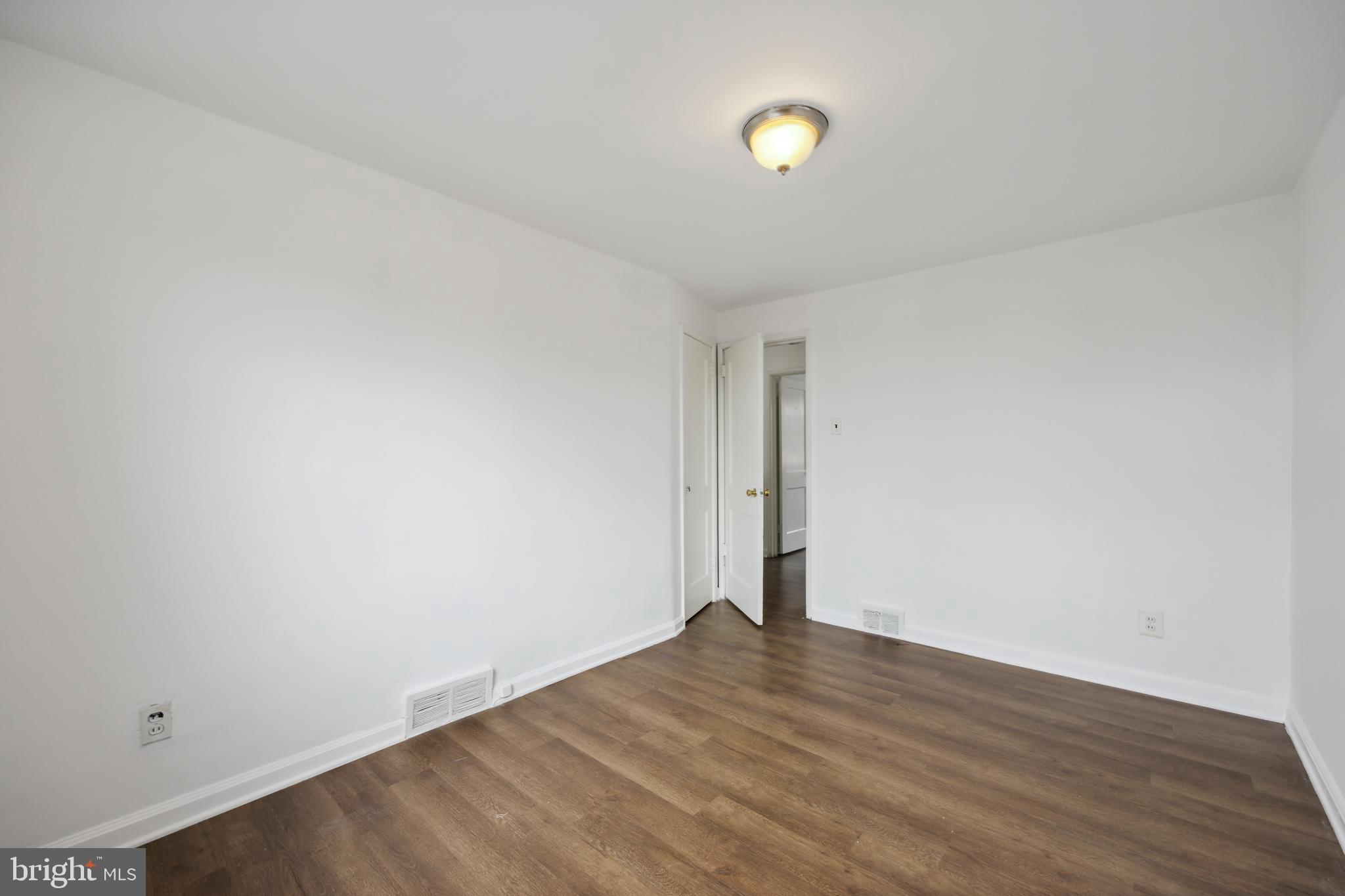 OXFORD CIRCLE - Residential