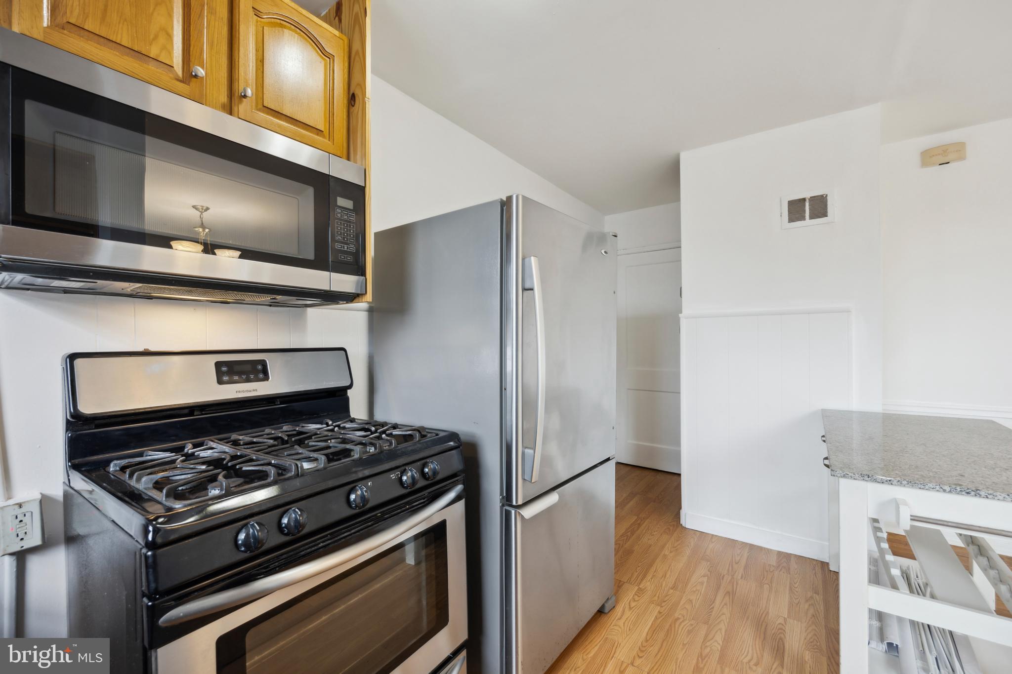 OXFORD CIRCLE - Residential