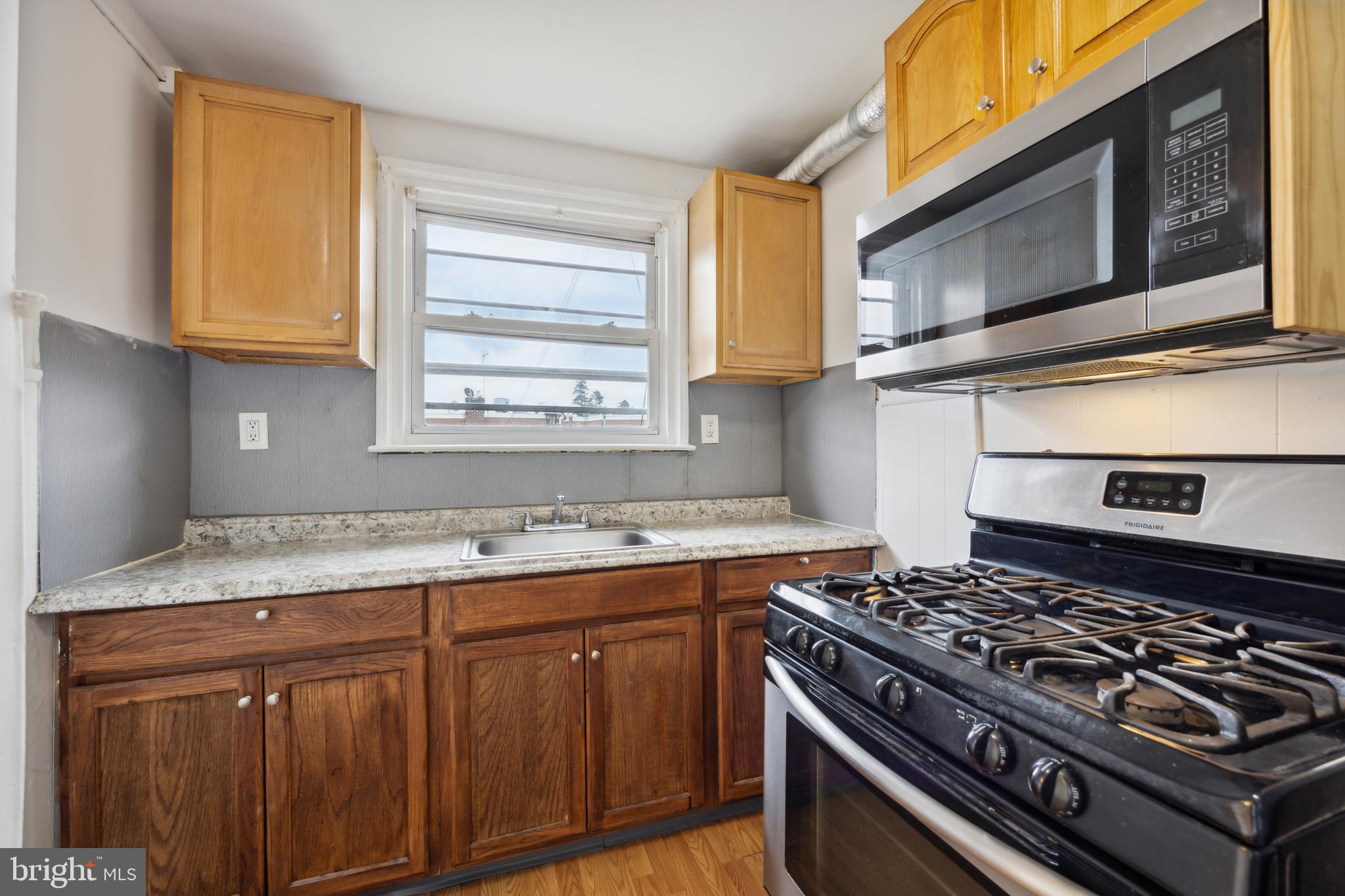 OXFORD CIRCLE - Residential