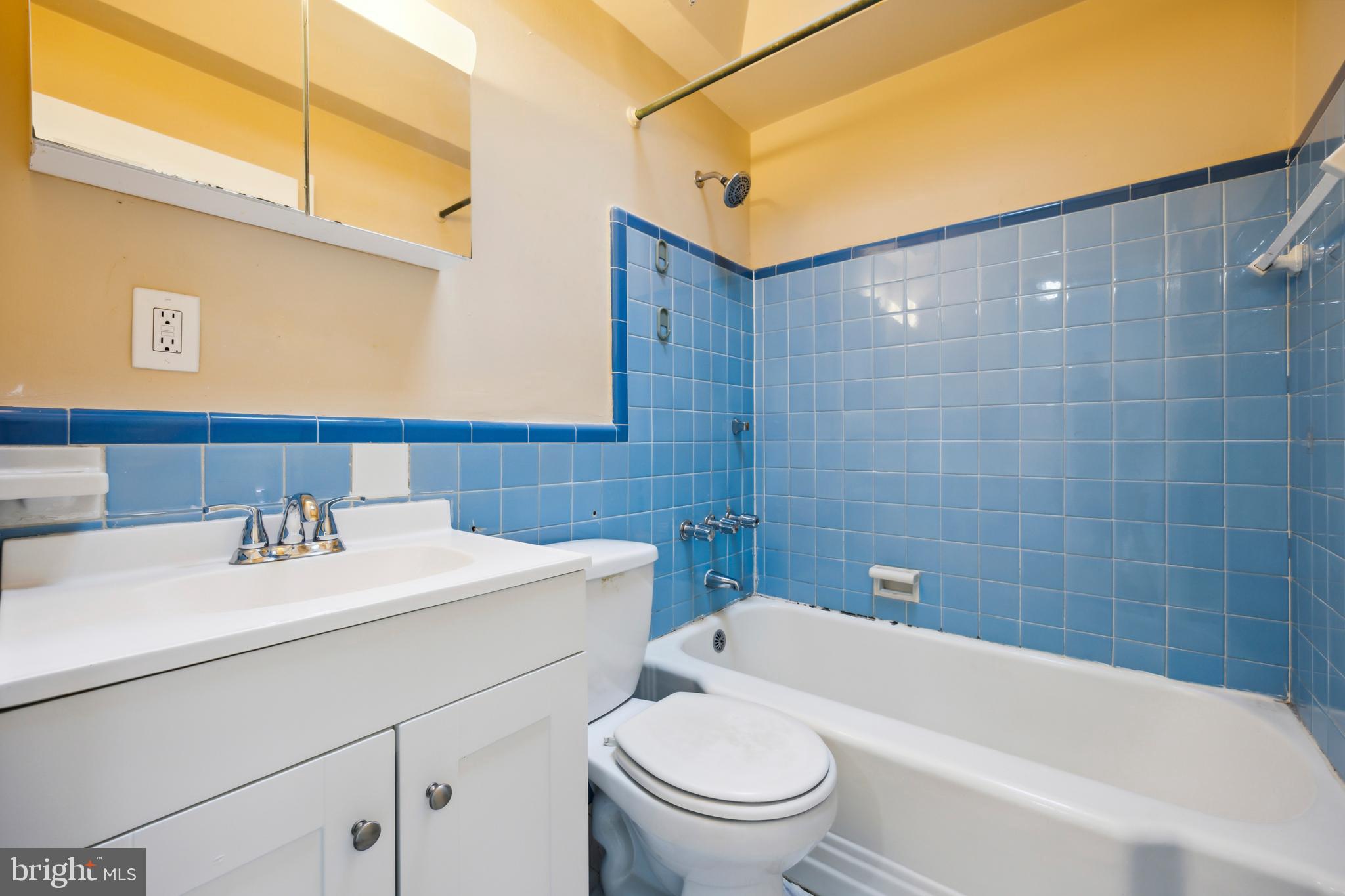 OXFORD CIRCLE - Residential