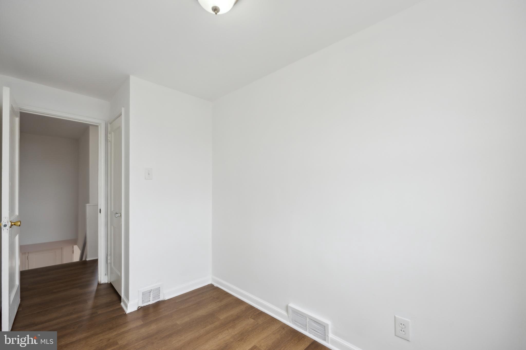 OXFORD CIRCLE - Residential