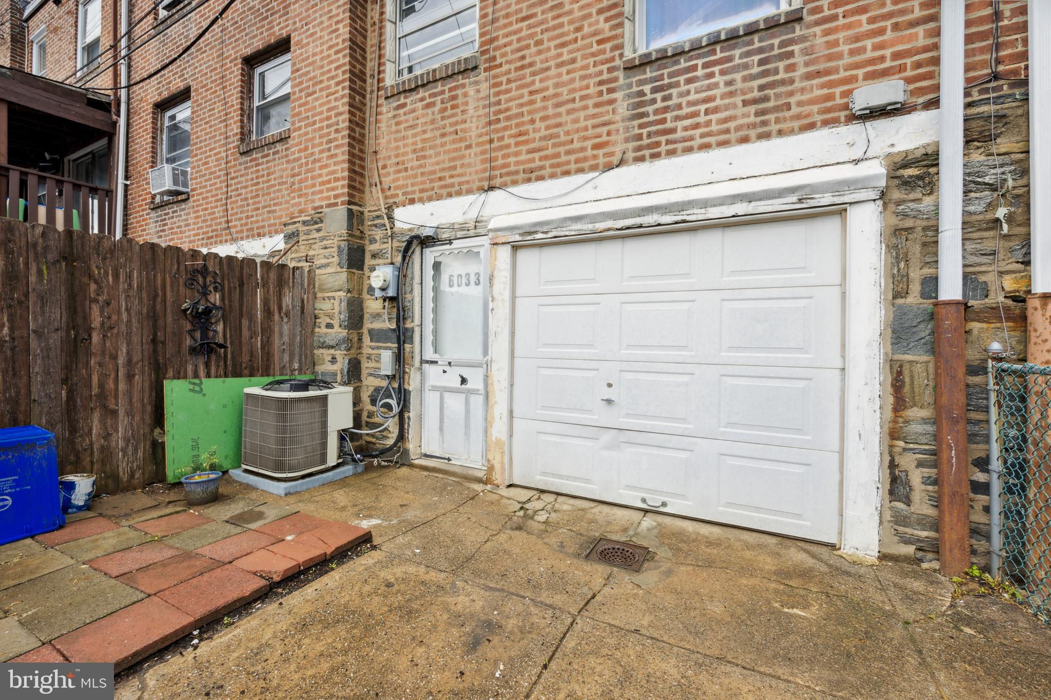 OXFORD CIRCLE - Residential