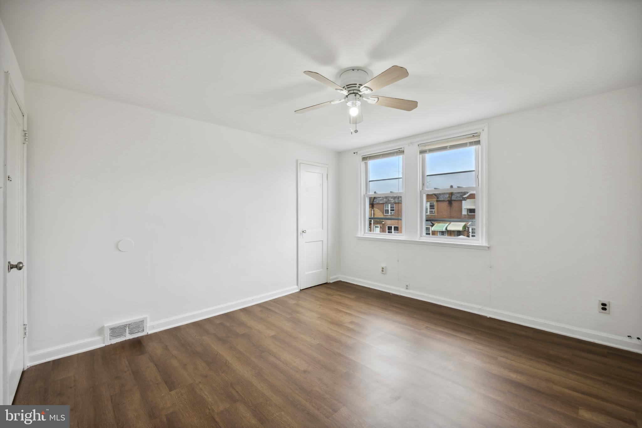 OXFORD CIRCLE - Residential