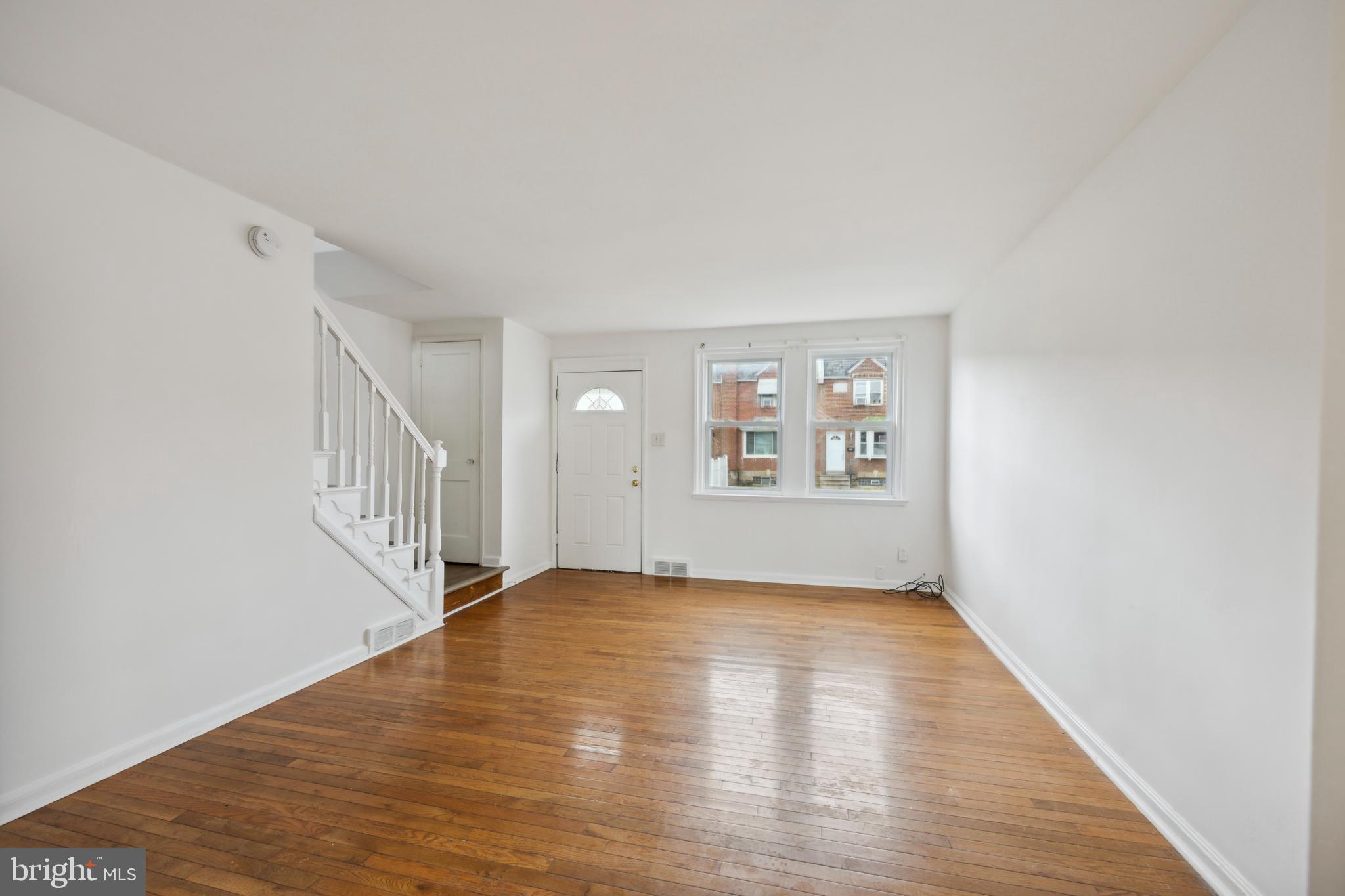 OXFORD CIRCLE - Residential