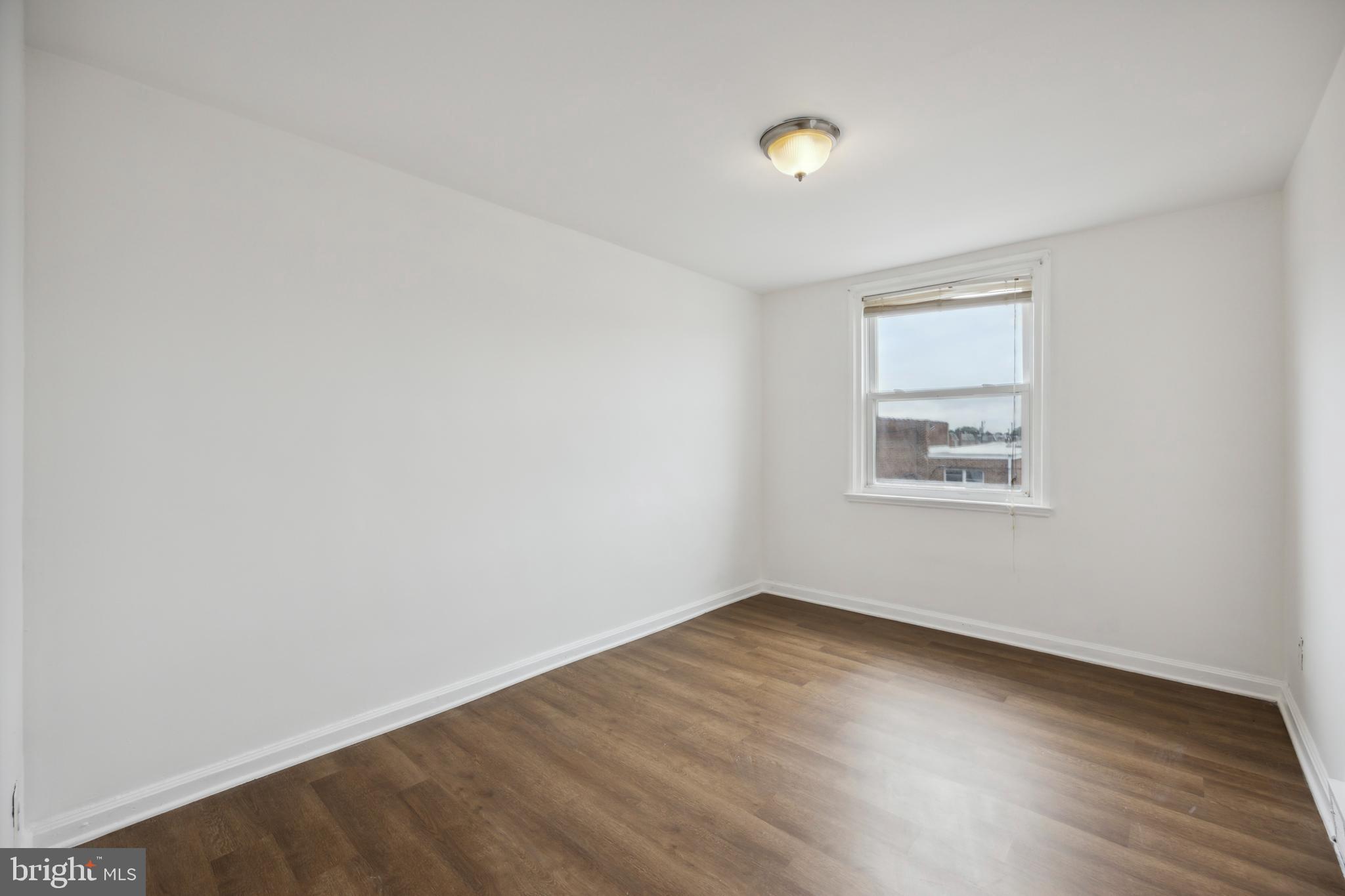 OXFORD CIRCLE - Residential