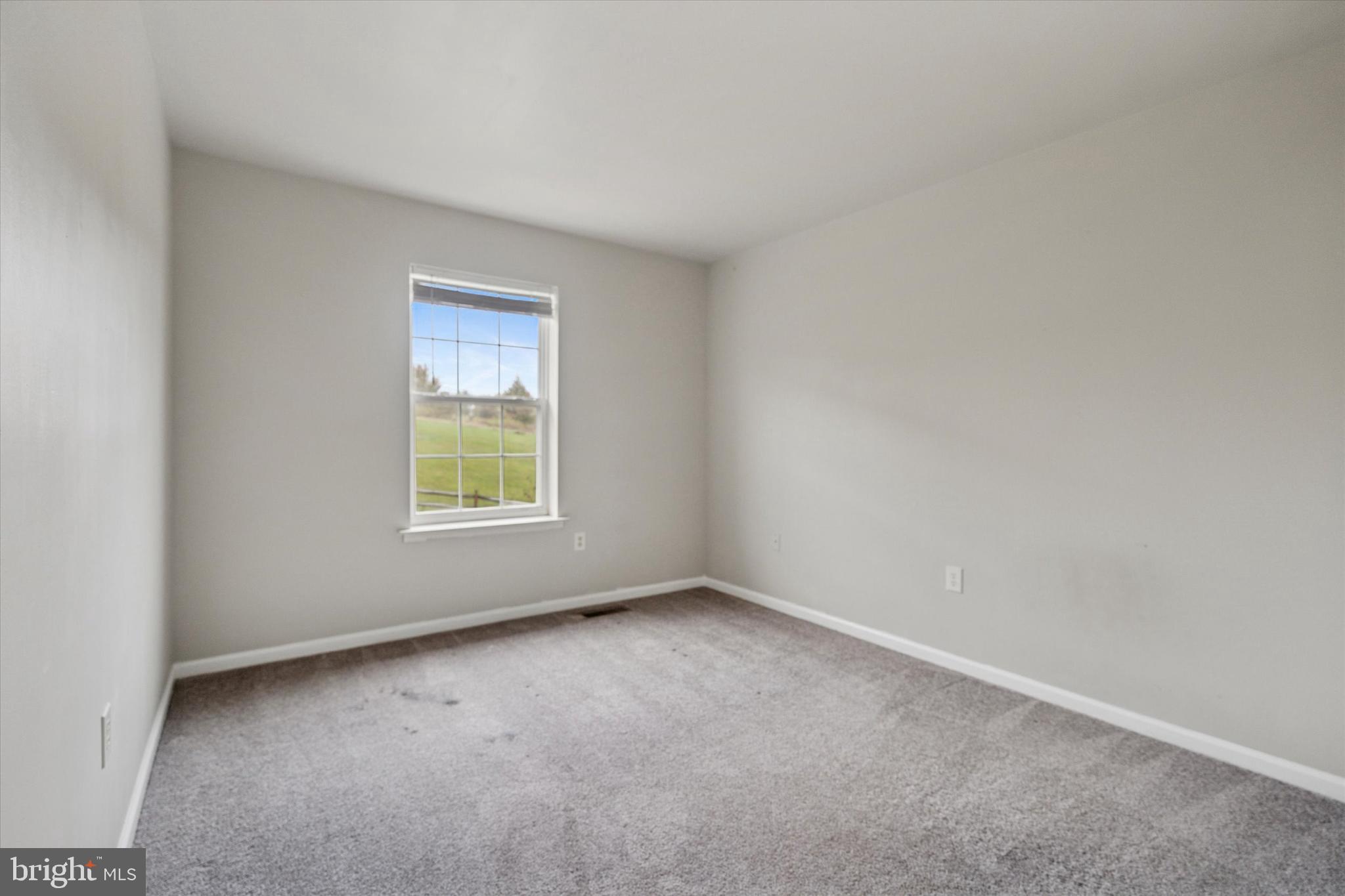 COURT AT THE LEDGES - Residential