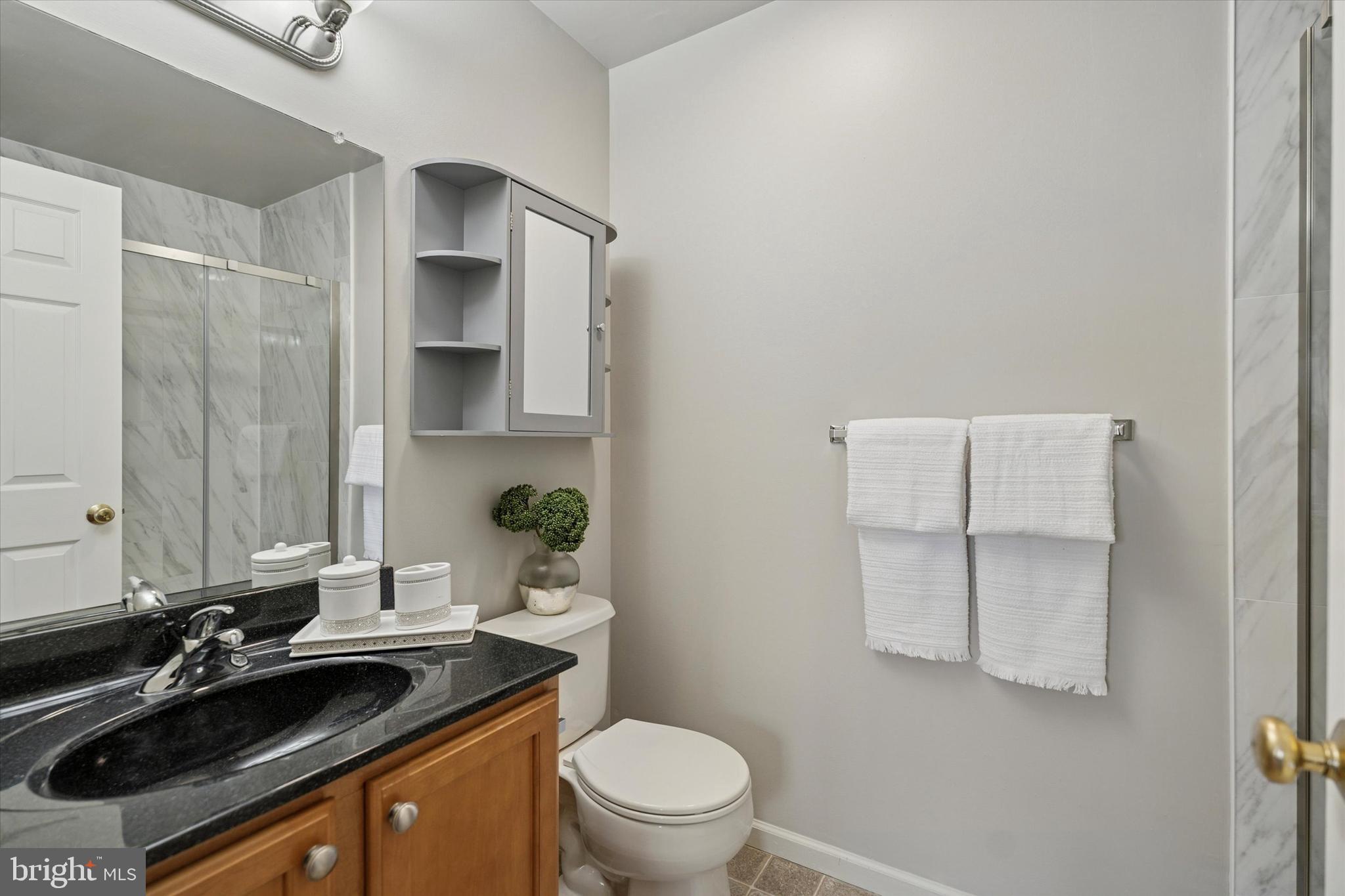 COURT AT THE LEDGES - Residential